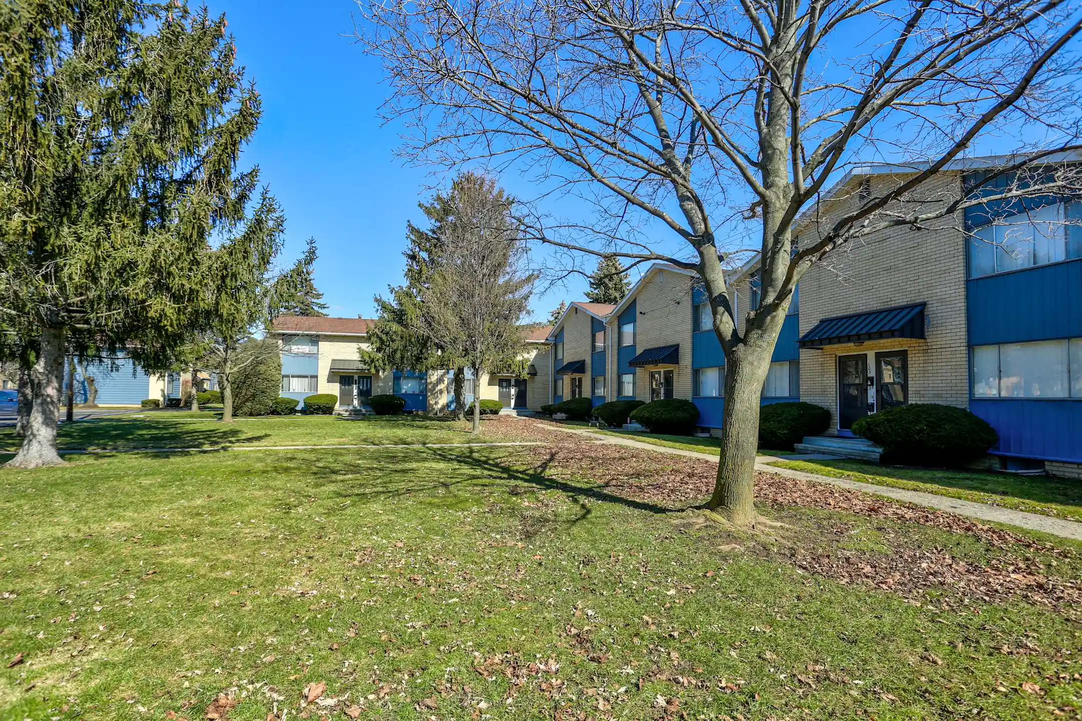 Building - Crescent Gardens Apartments - Rochester, NY