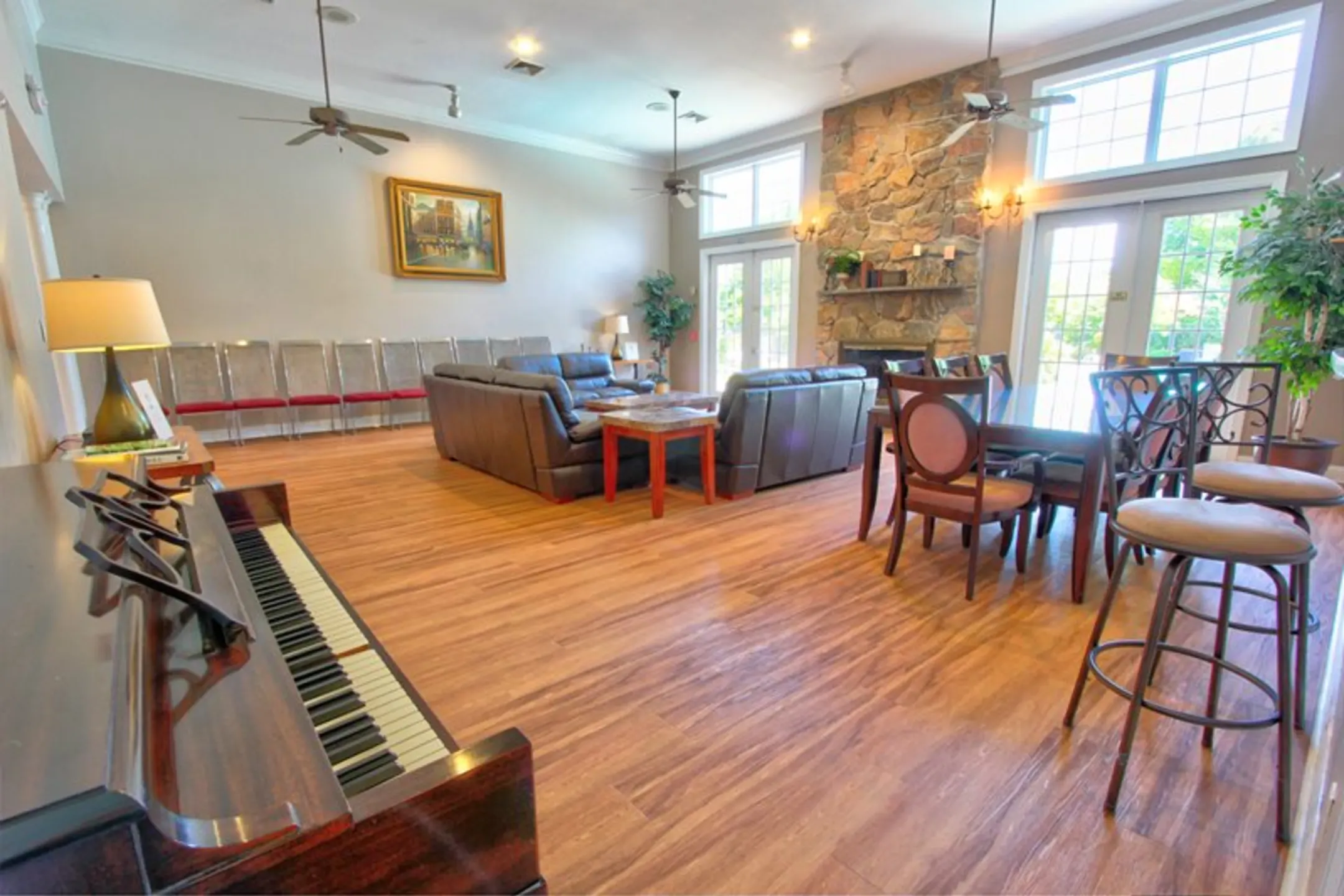 Living Room - Aspen Glen - Hamden, CT