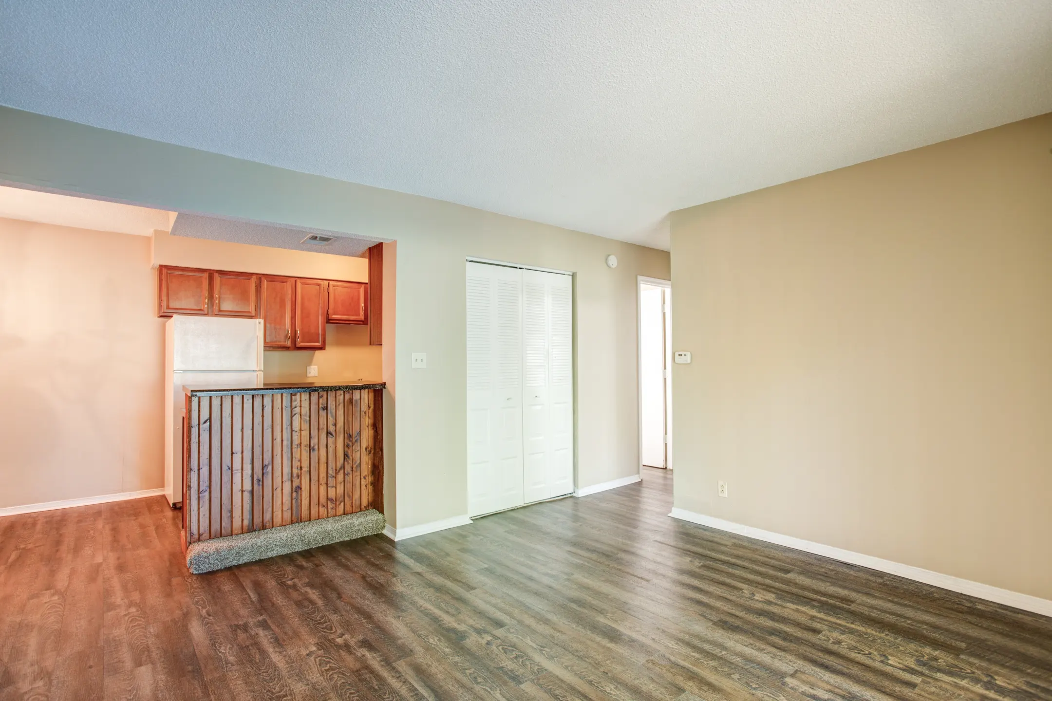 Woodlake Apartments 2609 Eastwood Dr Columbia, MO Apartments for