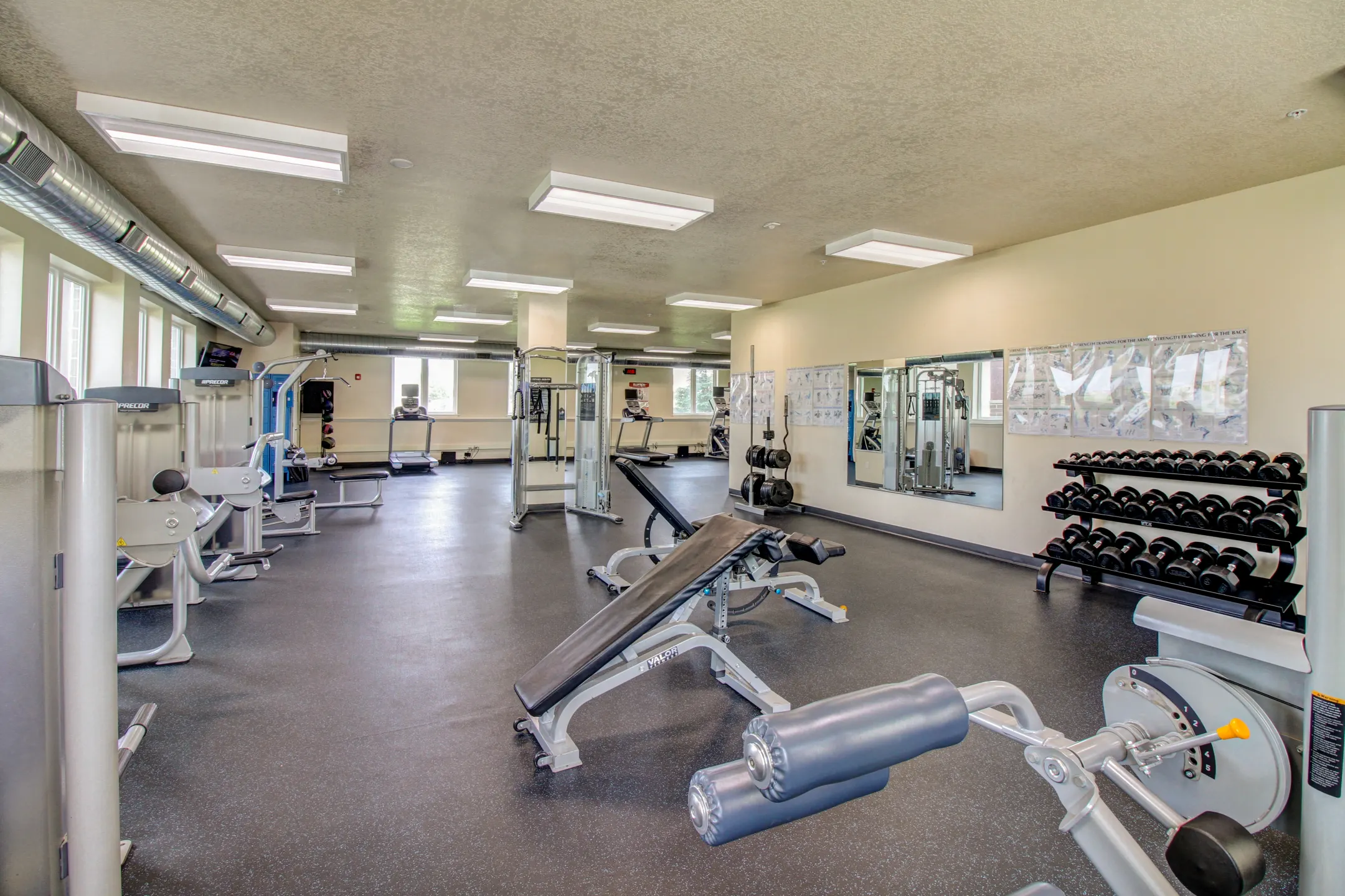 Fitness Weight Room - Altoona Towers - Altoona, IA