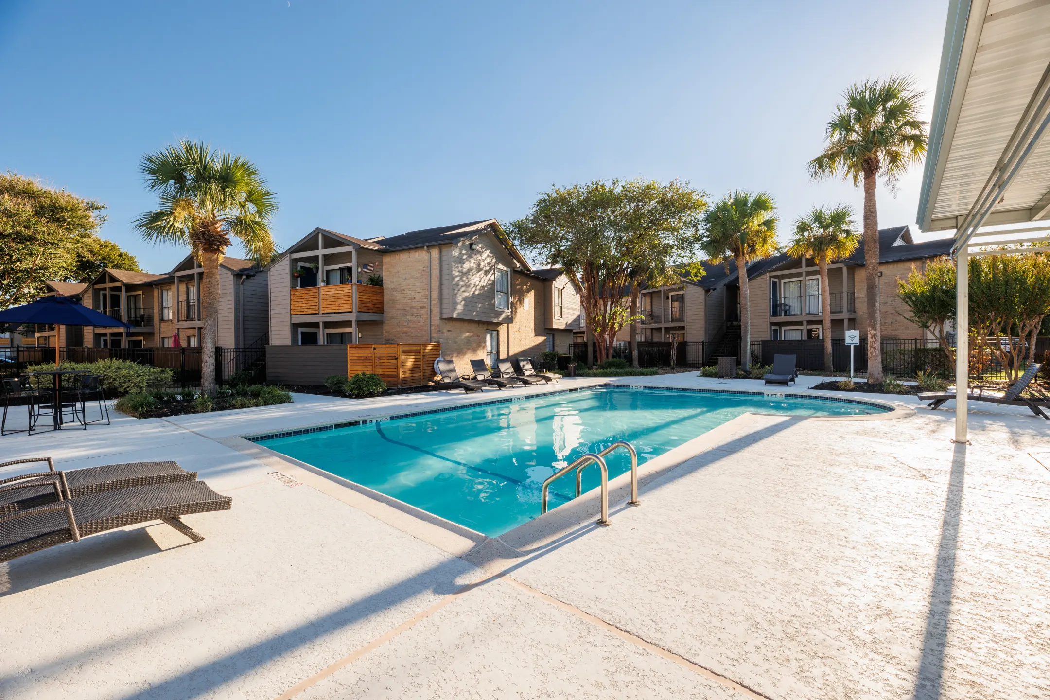 The Brook on Bay Area - 2702 W Bay Area Blvd | Webster, TX Apartments ...