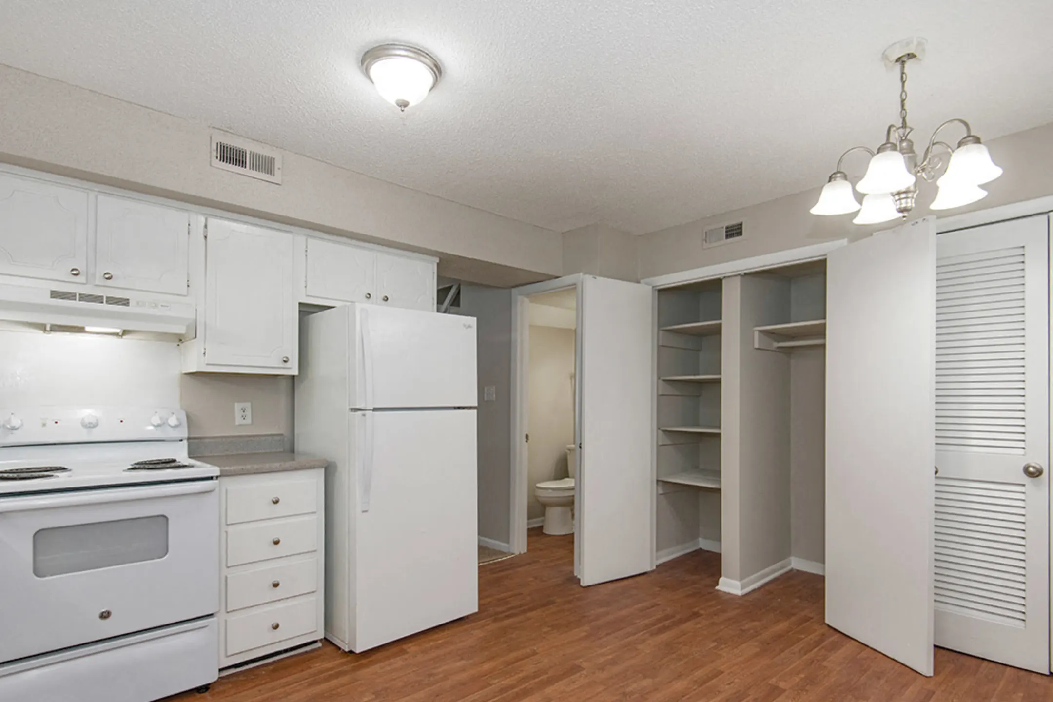 Tryon Village Apartments Raleigh, NC 27603