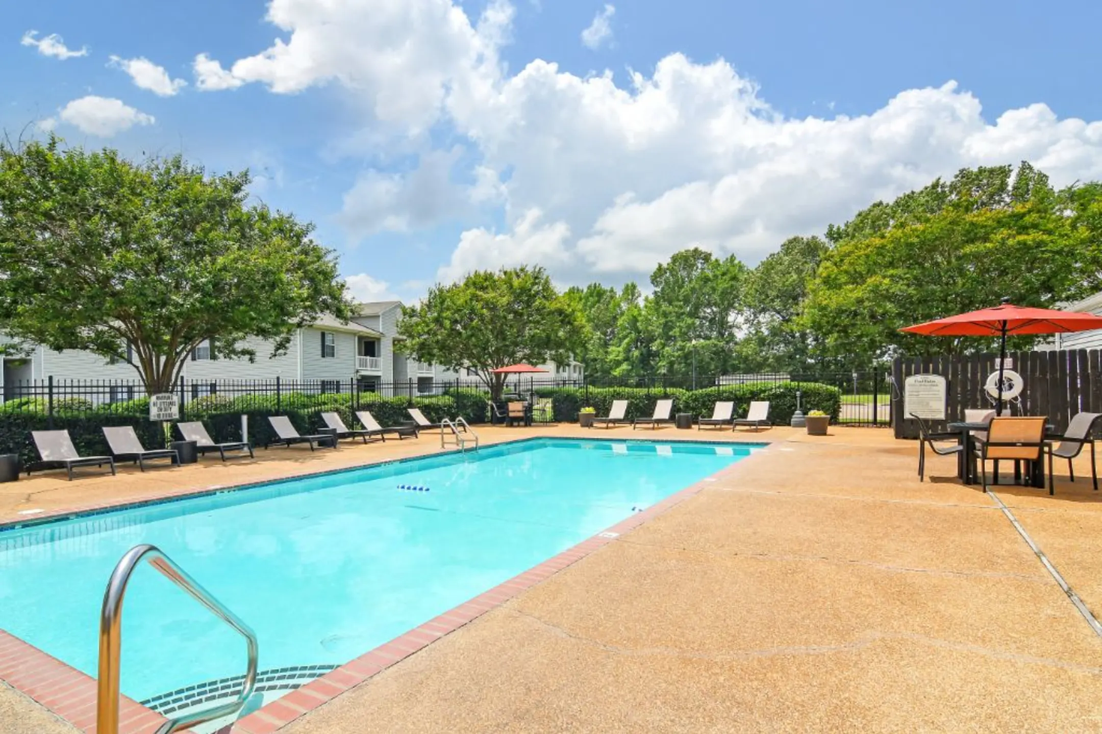 The Colony Apartment Homes Apartments Columbus, MS 39702