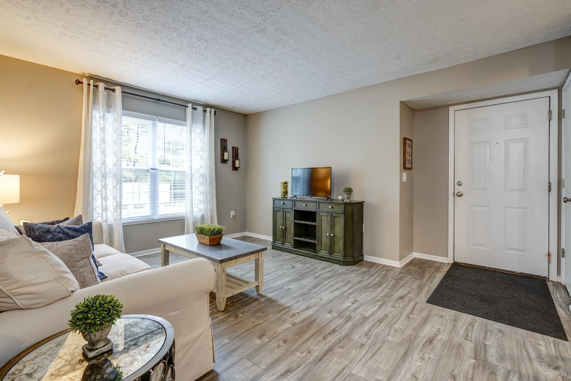 Hilliard Station Apartments 5300 Catalina Circle Dr Hilliard, OH