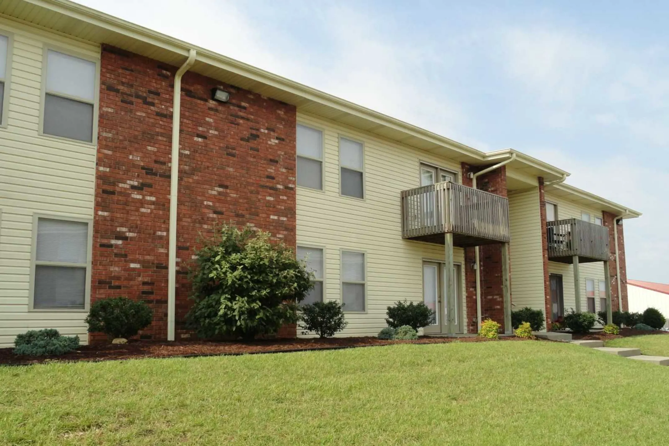 Ozark Mountain Apartments - 5512 N 12th Ave | Ozark, MO Apartments for ...