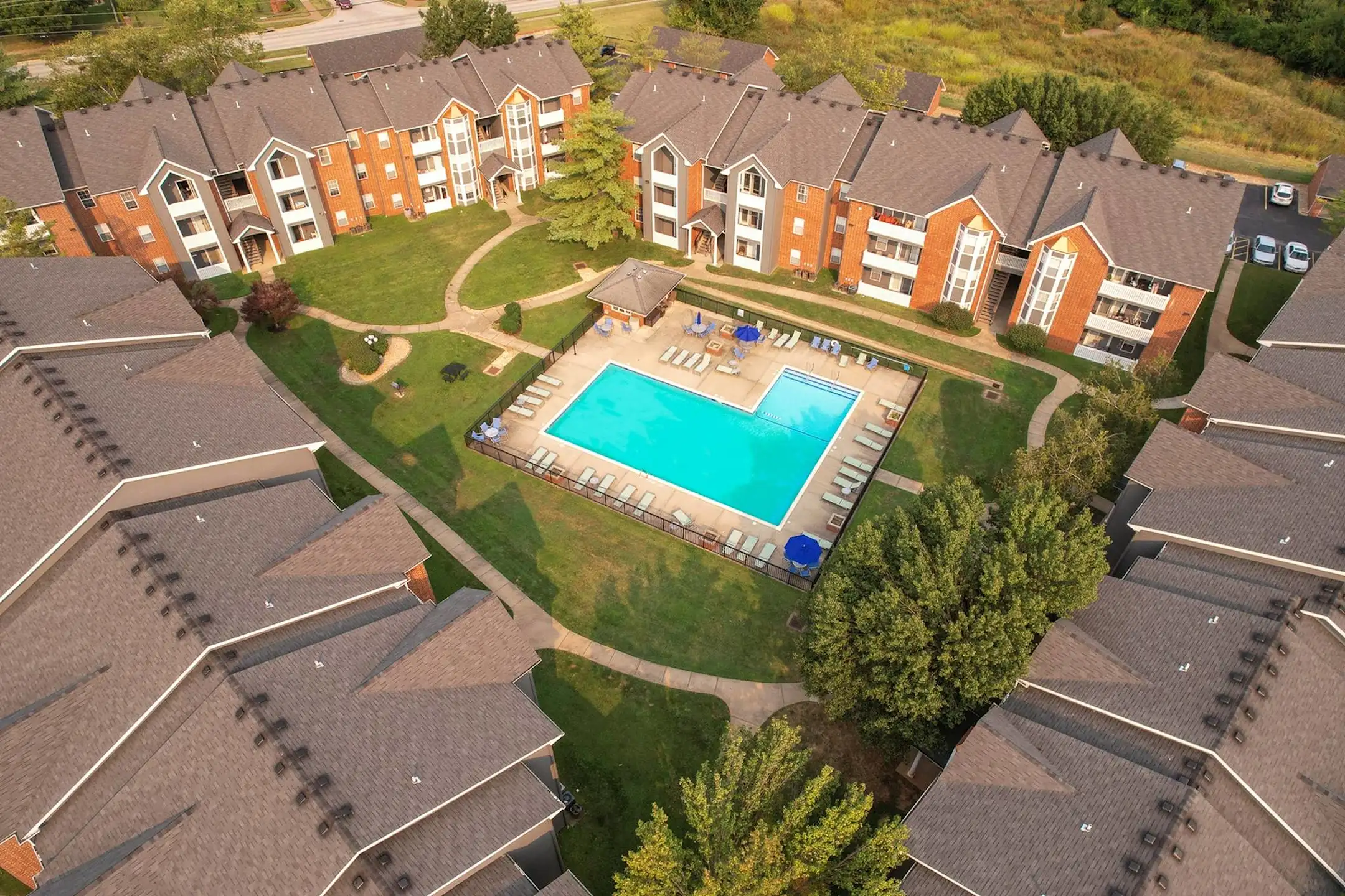 Lake Shore at Chesterfield Village Apartments Springfield, MO 65807