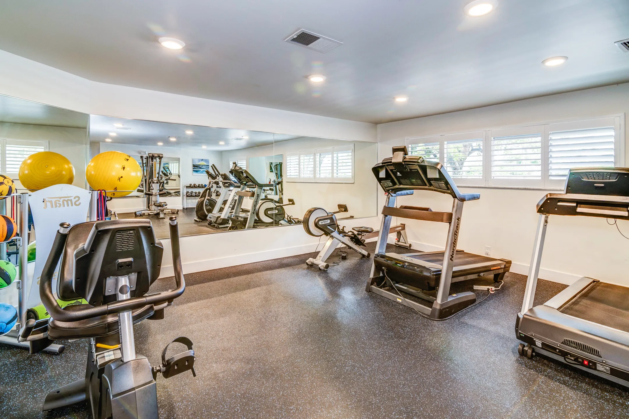 Fitness Weight Room - Innovo Living In Sunrise - Sunrise, FL