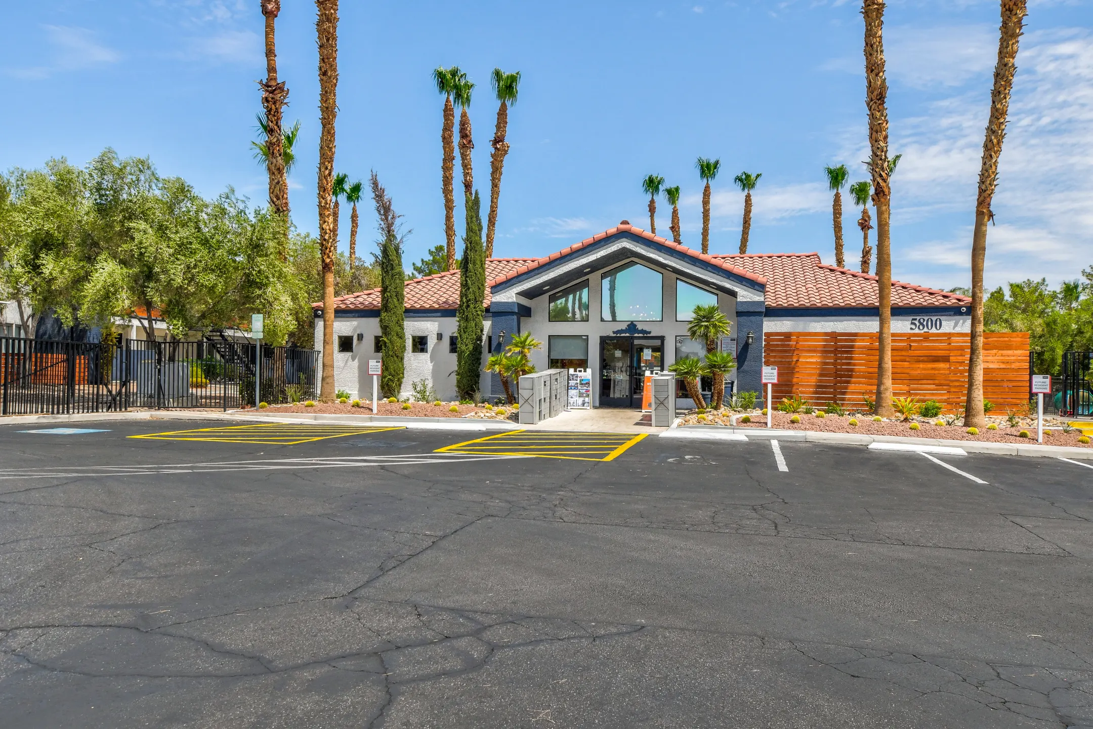 District 5800 Apartments Las Vegas, NV 89108