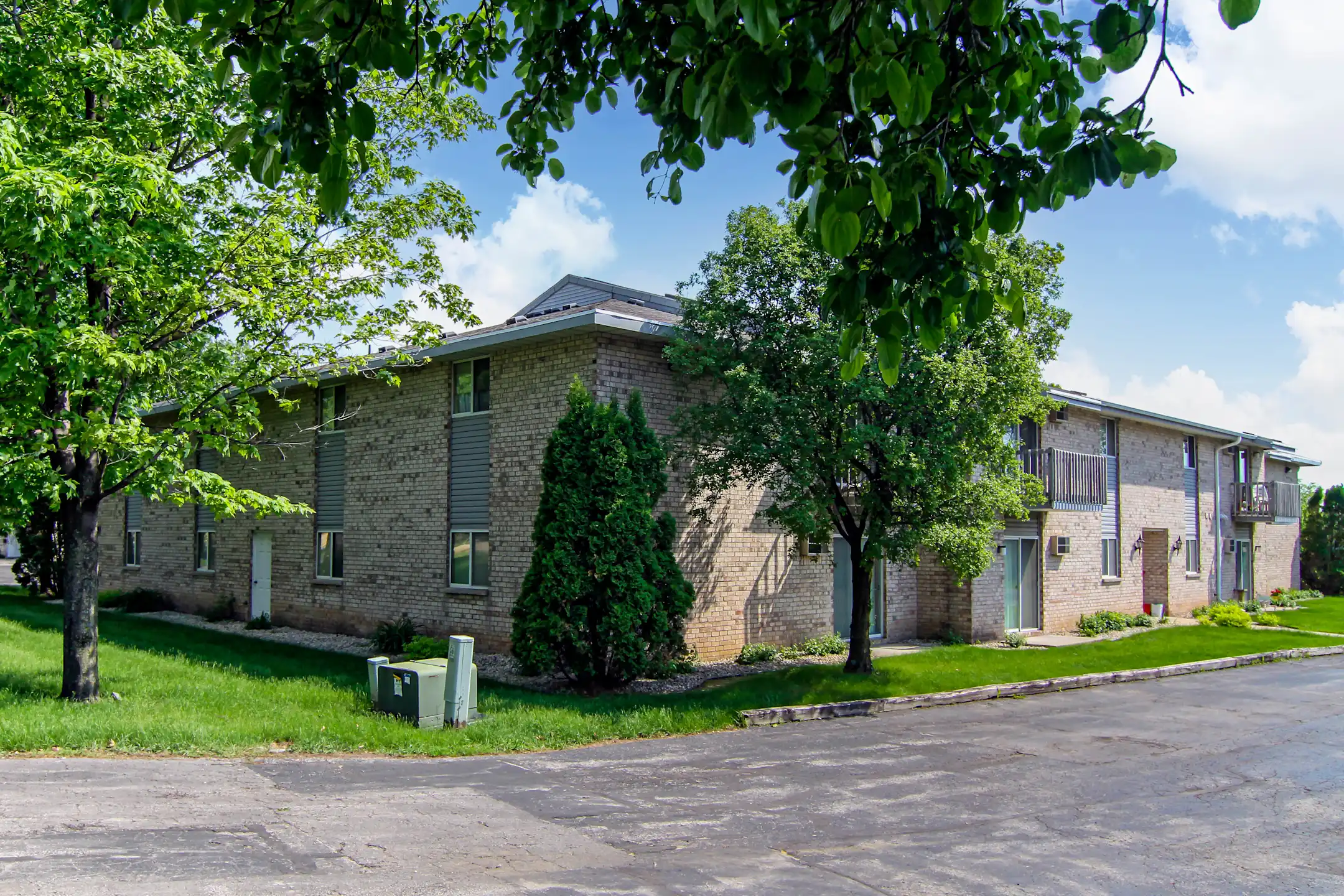 Wintergreen Apartments 1079 Pilgrim Way Green Bay, WI Apartments
