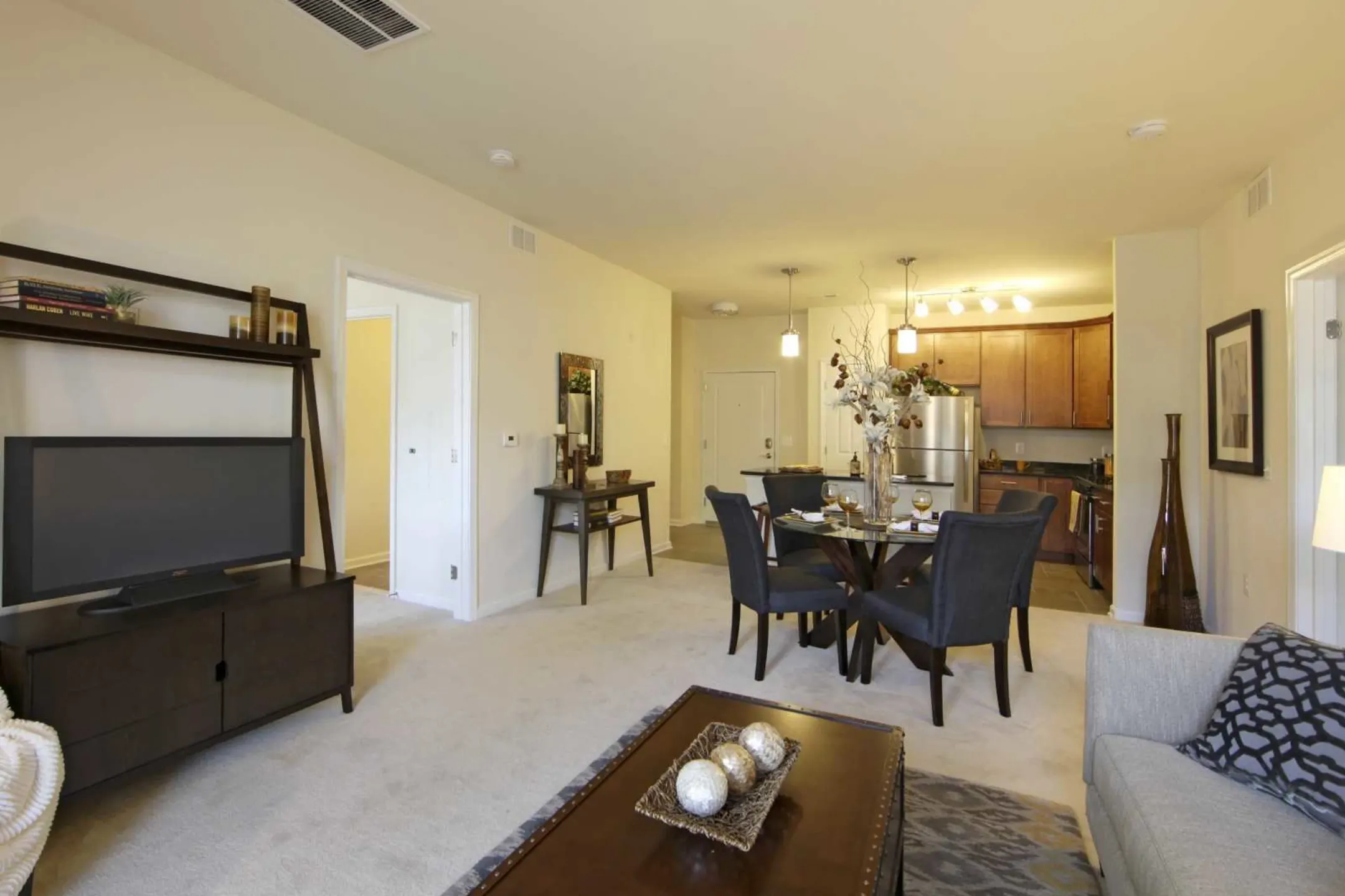 Living Room - Oakmont Village Apartments - Ellicott City, MD