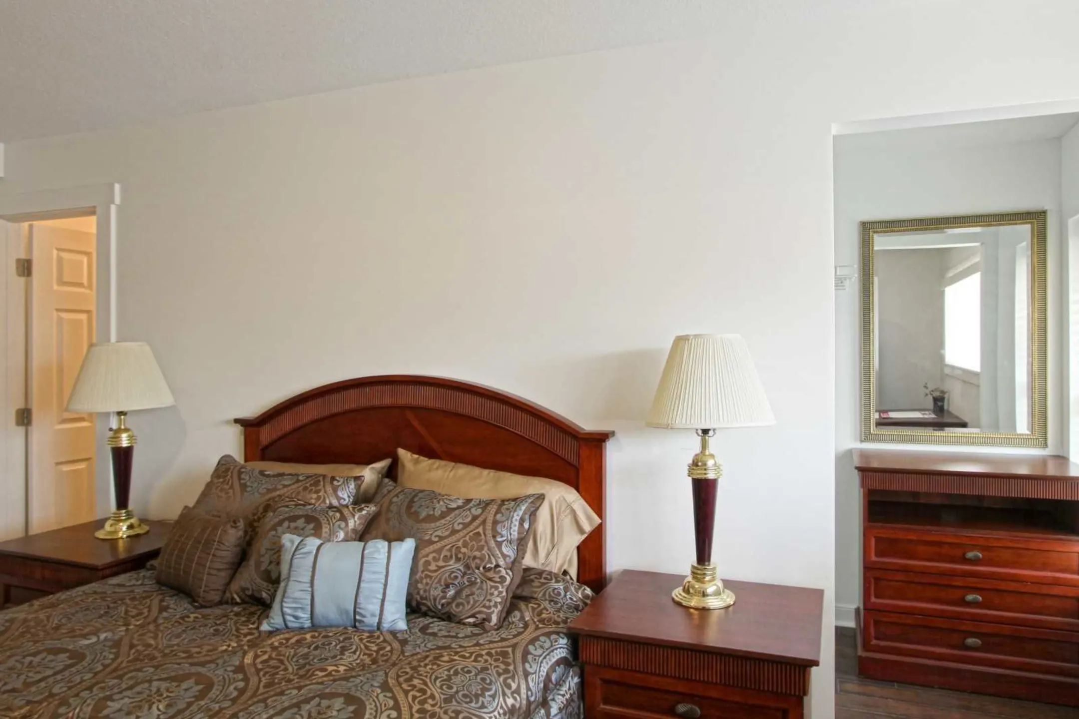 Bedroom - Woodworth Park Apartments - North Lima, OH