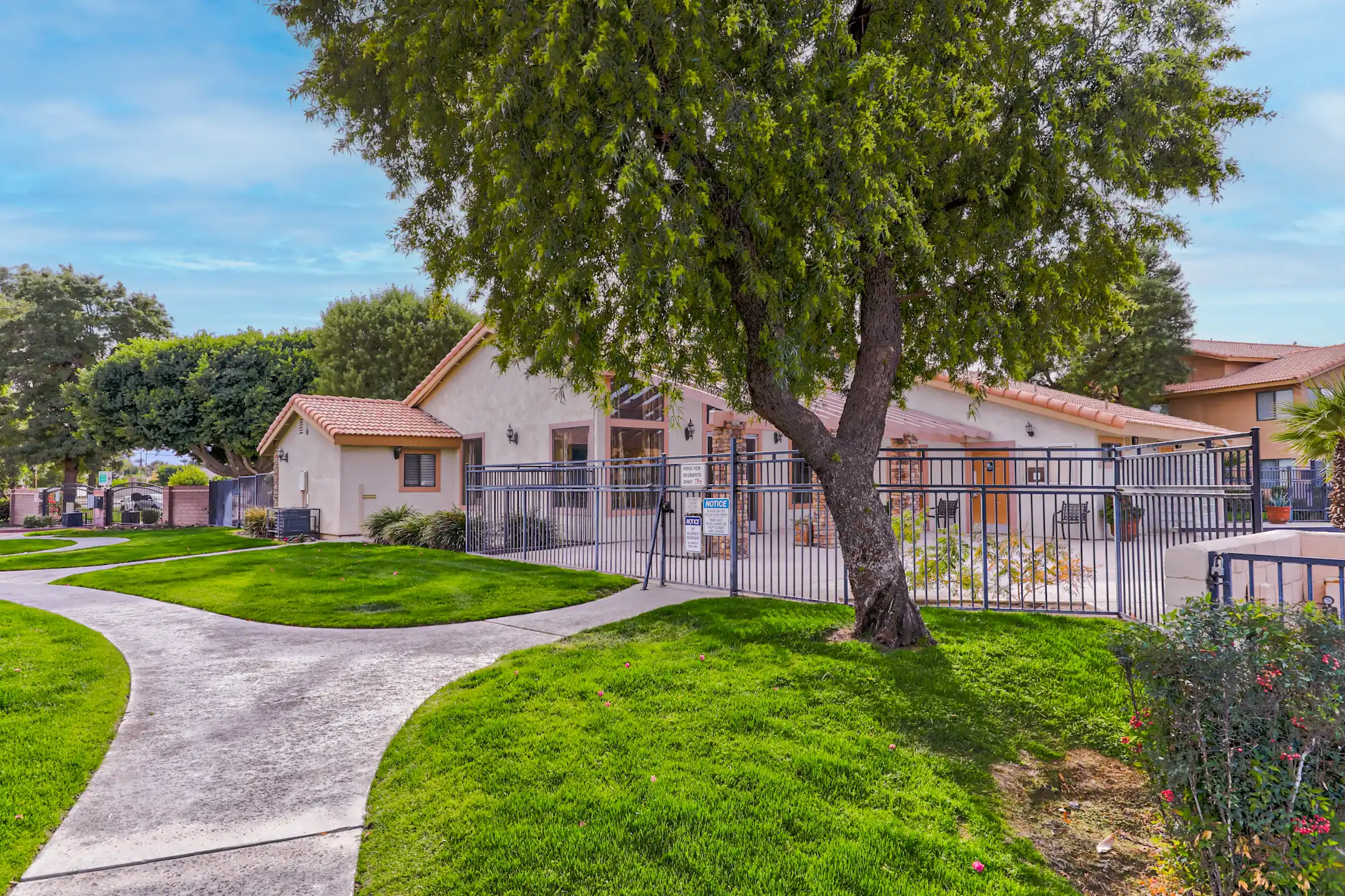 Saddleback Luxury Homes 78650 Aveue 42 Bermuda Dunes, CA Apartments