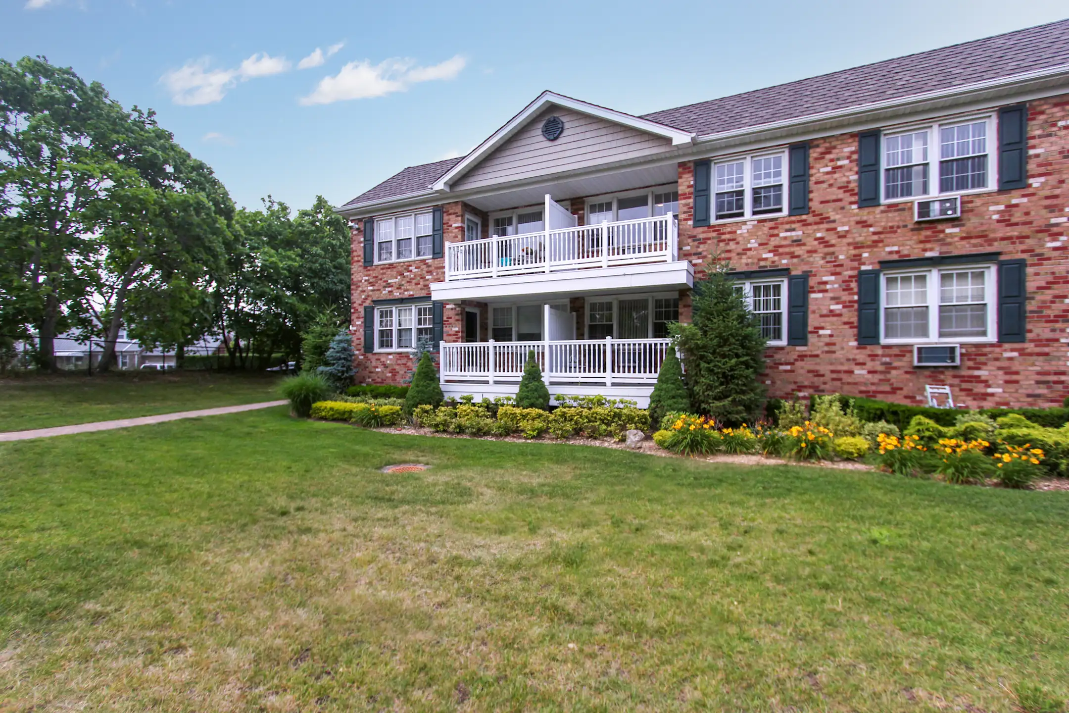 Fairfield Courtyard at Hewlett 65 PROSPECT AVENUE Hewlett, NY