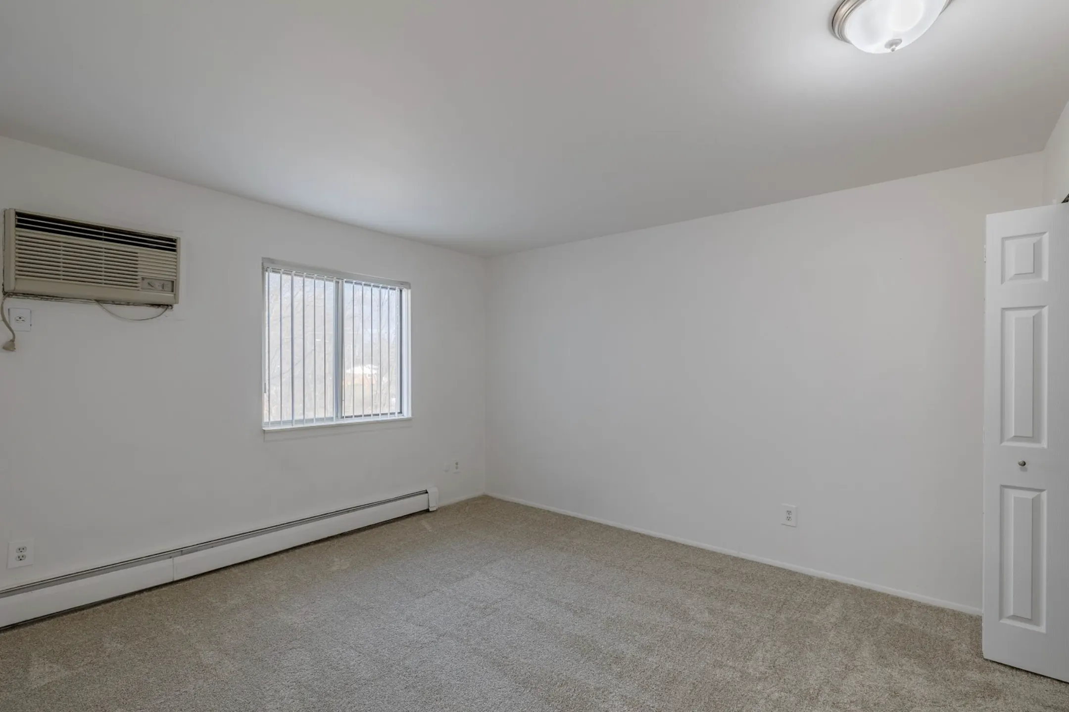 Parks at Concorde Apartments Romulus, MI 48174