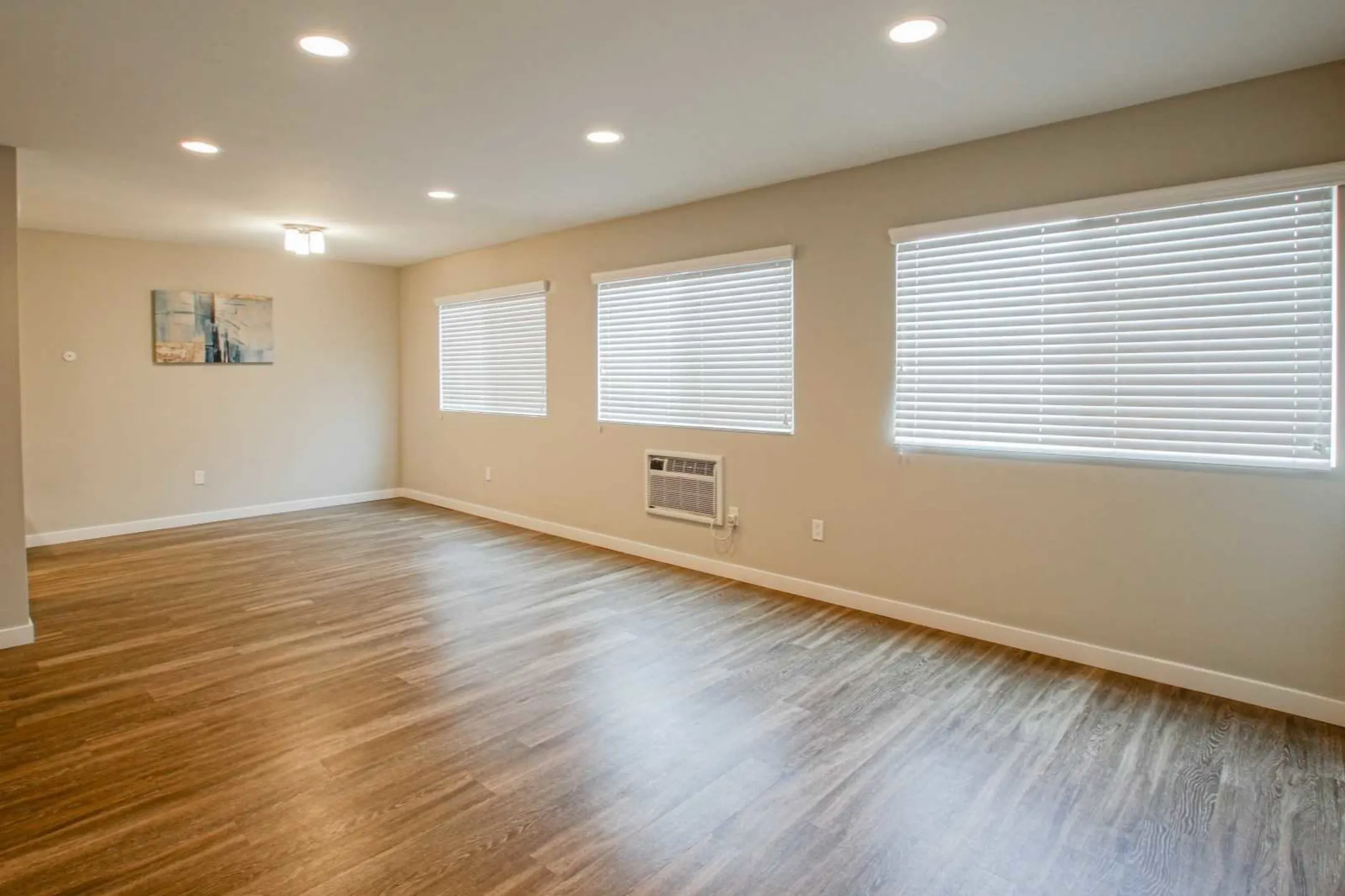 Living Room - Loma Portal - San Diego, CA