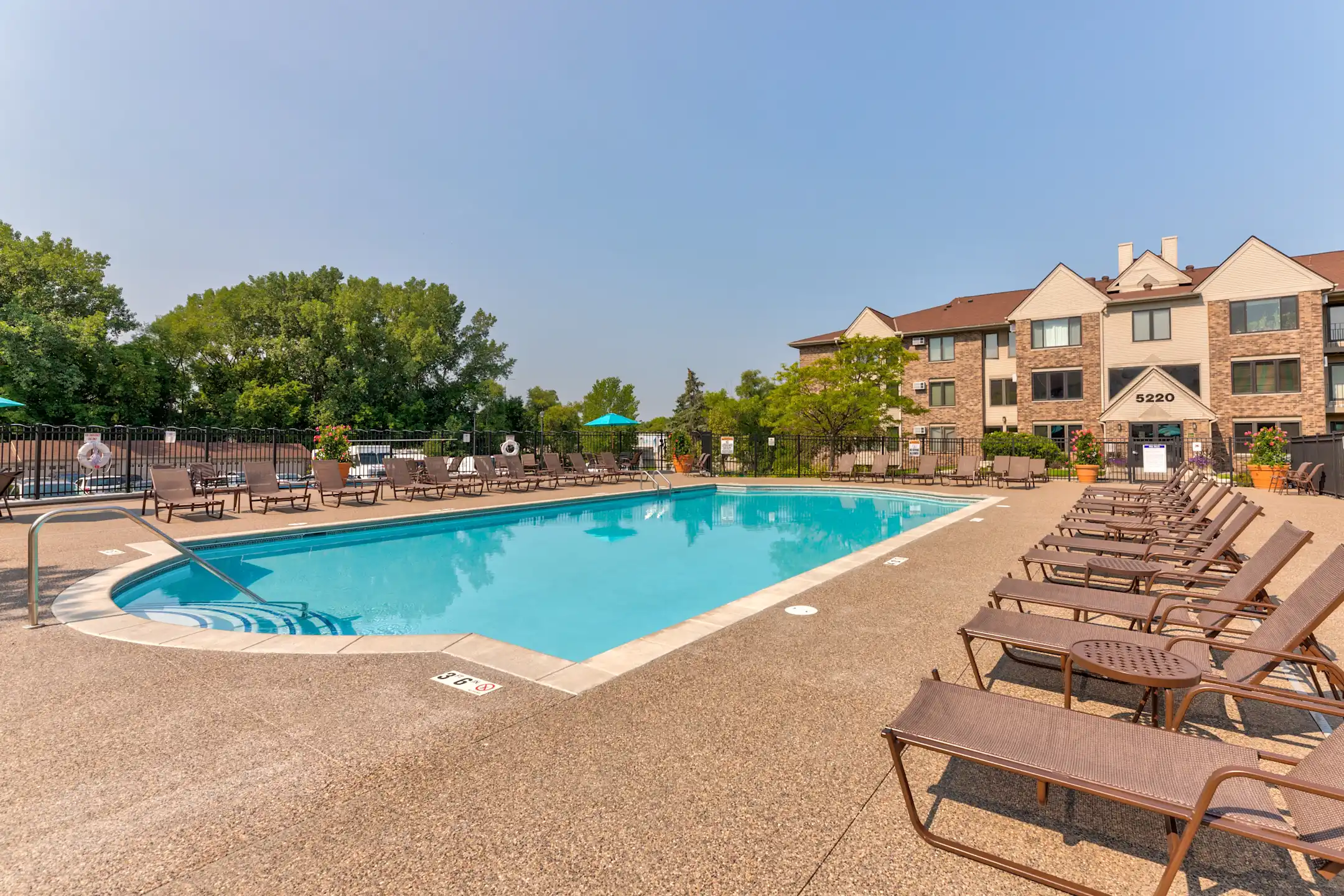 Oaks Lincoln Apartments 5200 Lincoln Dr Edina, MN Apartments for