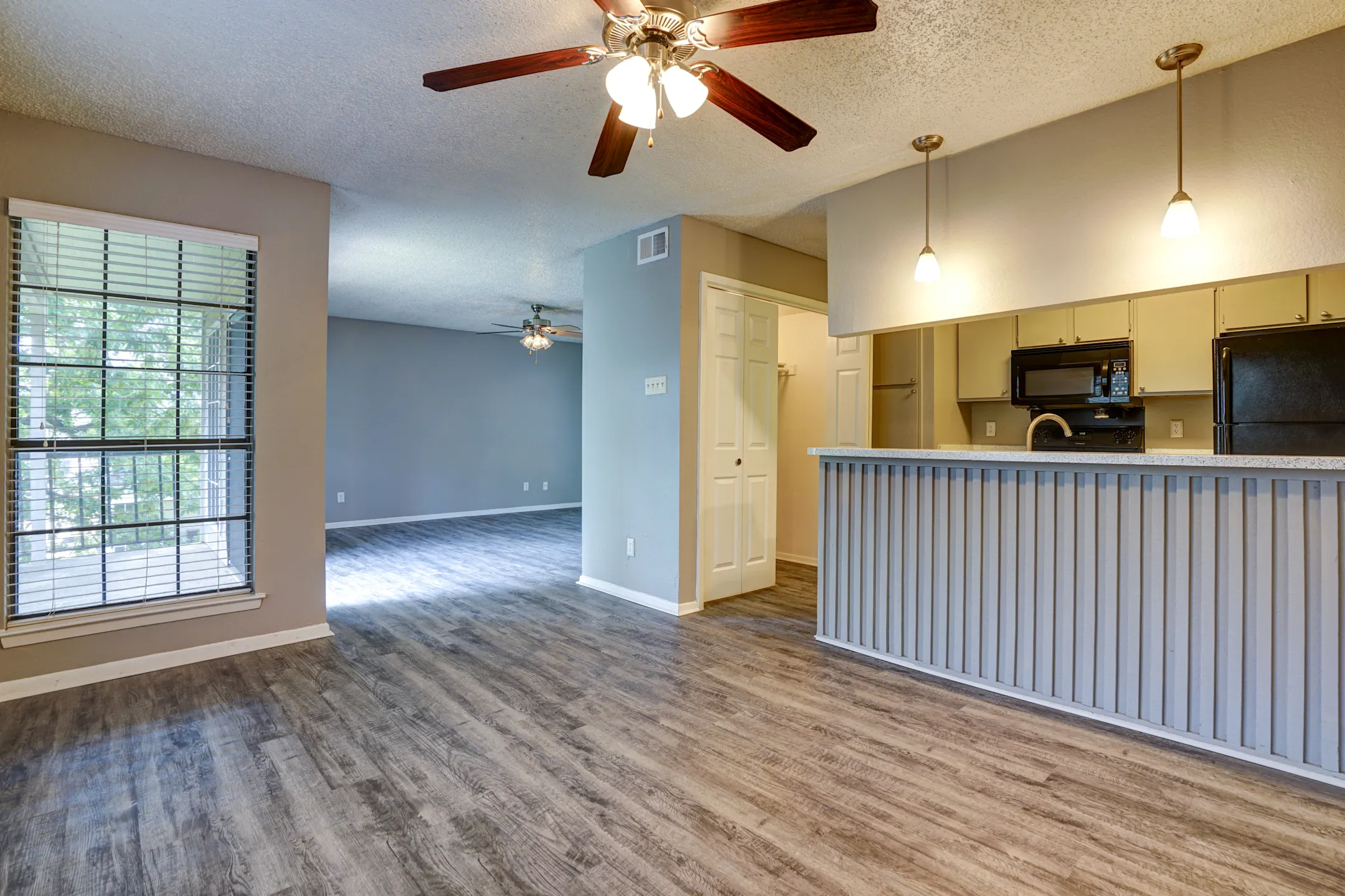 Whispering Oaks Apartments 1598 Weyland Dr North Richland Hills, TX