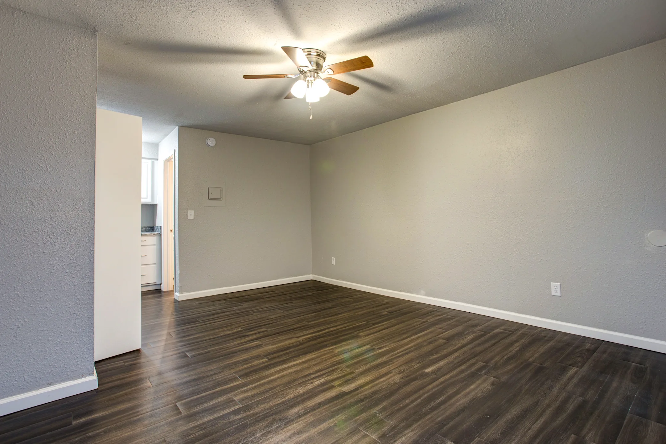 Eastview Apartments 2120 S Ingram Mill Rd Springfield, MO