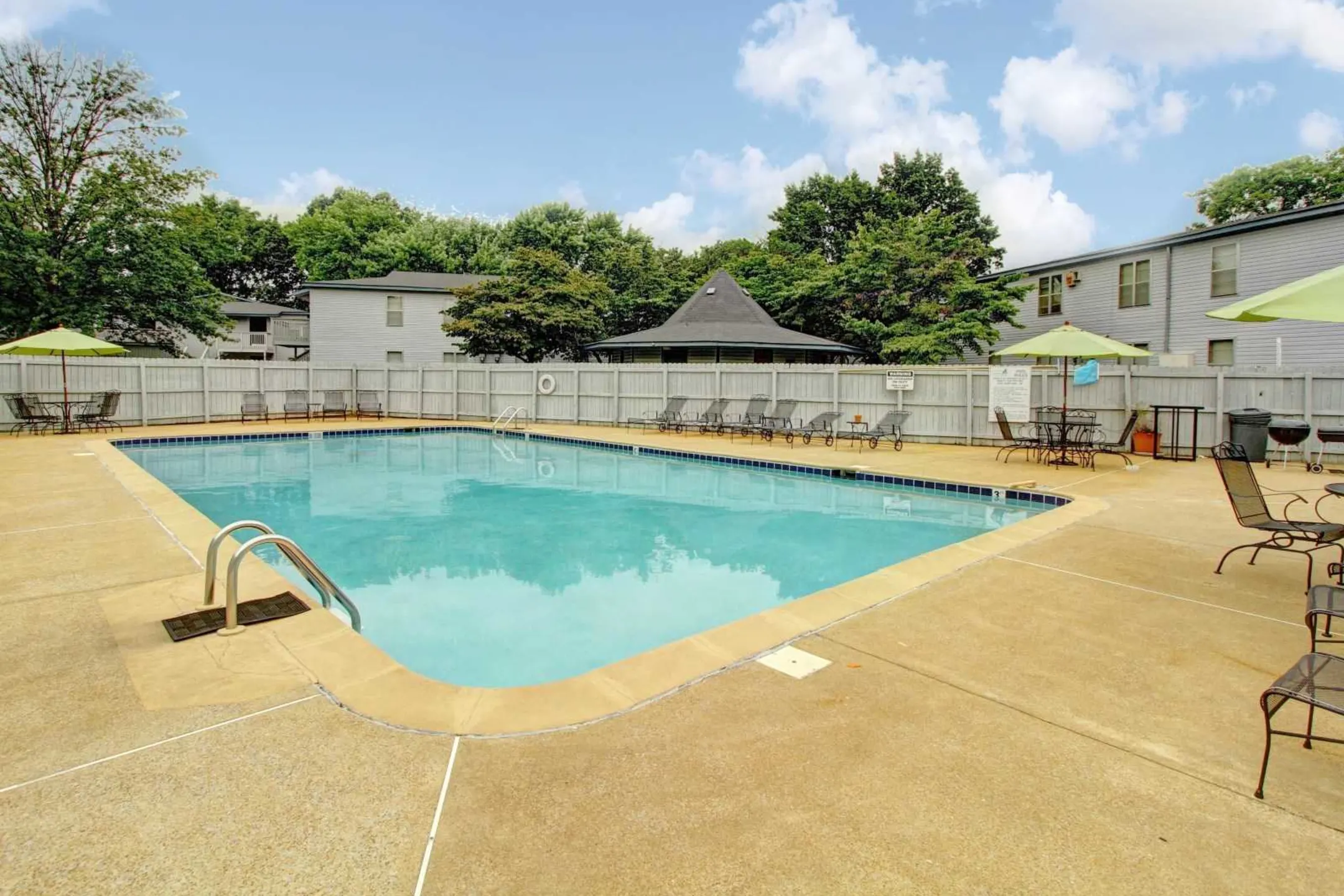 Summer Tree Apartments - Huntsville, AL 35816