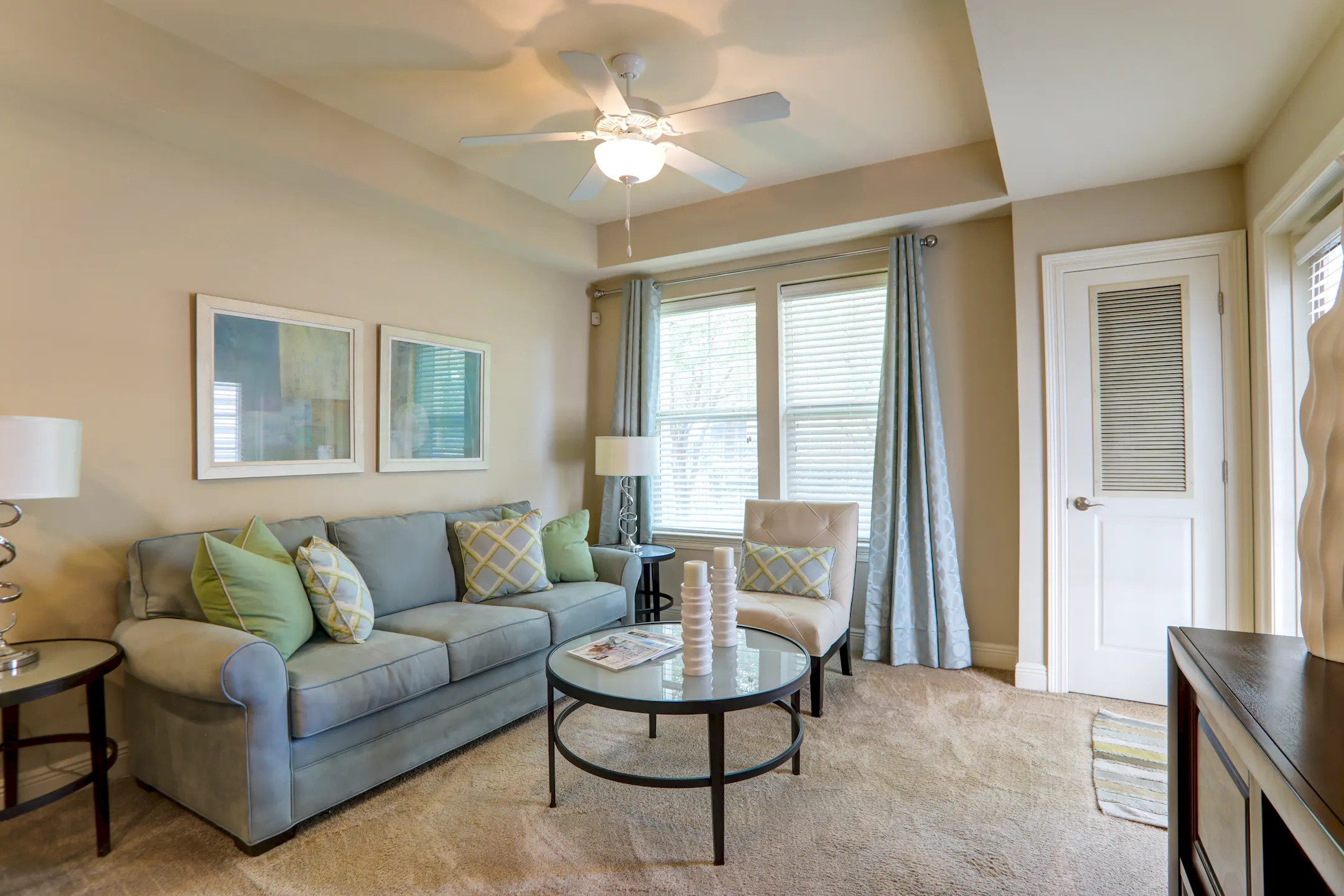 Chateau Napoleon 2300 Edenborn Ave Metairie, LA Apartments for Rent