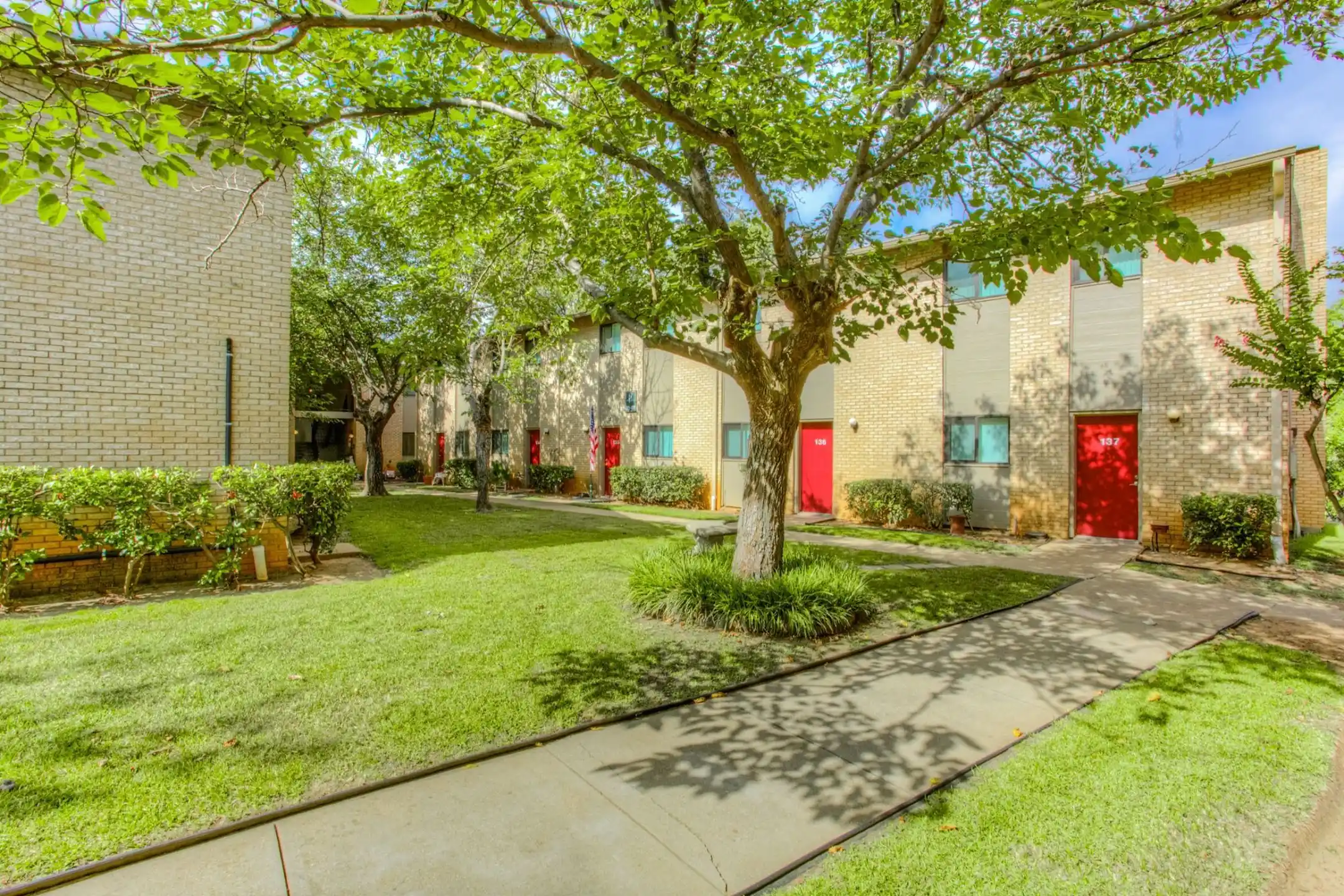 Valley Creek Apartments Hurst, TX 76053