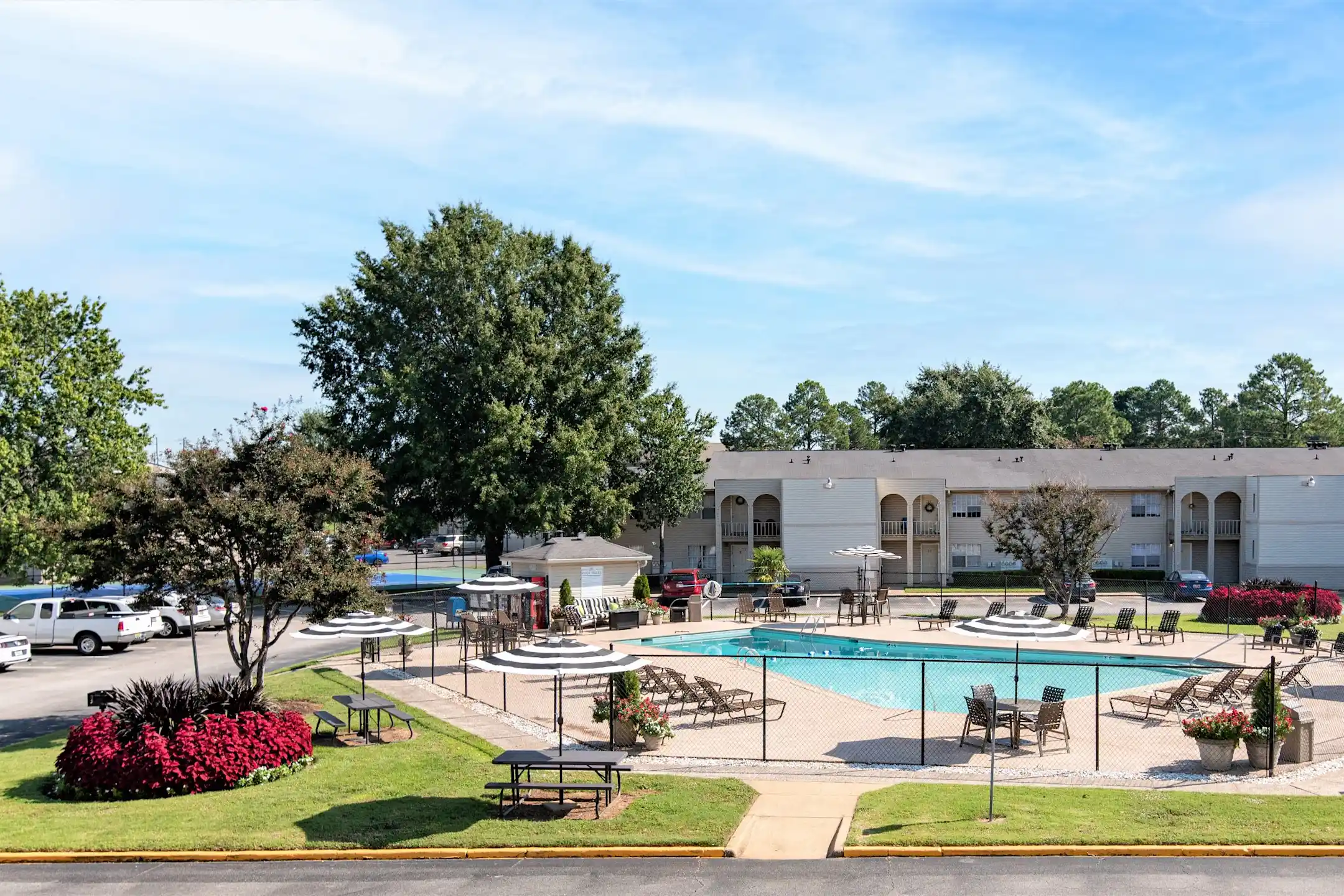 Bent Tree Apartments 900 Hargrove Rd Tuscaloosa, AL Apartments for