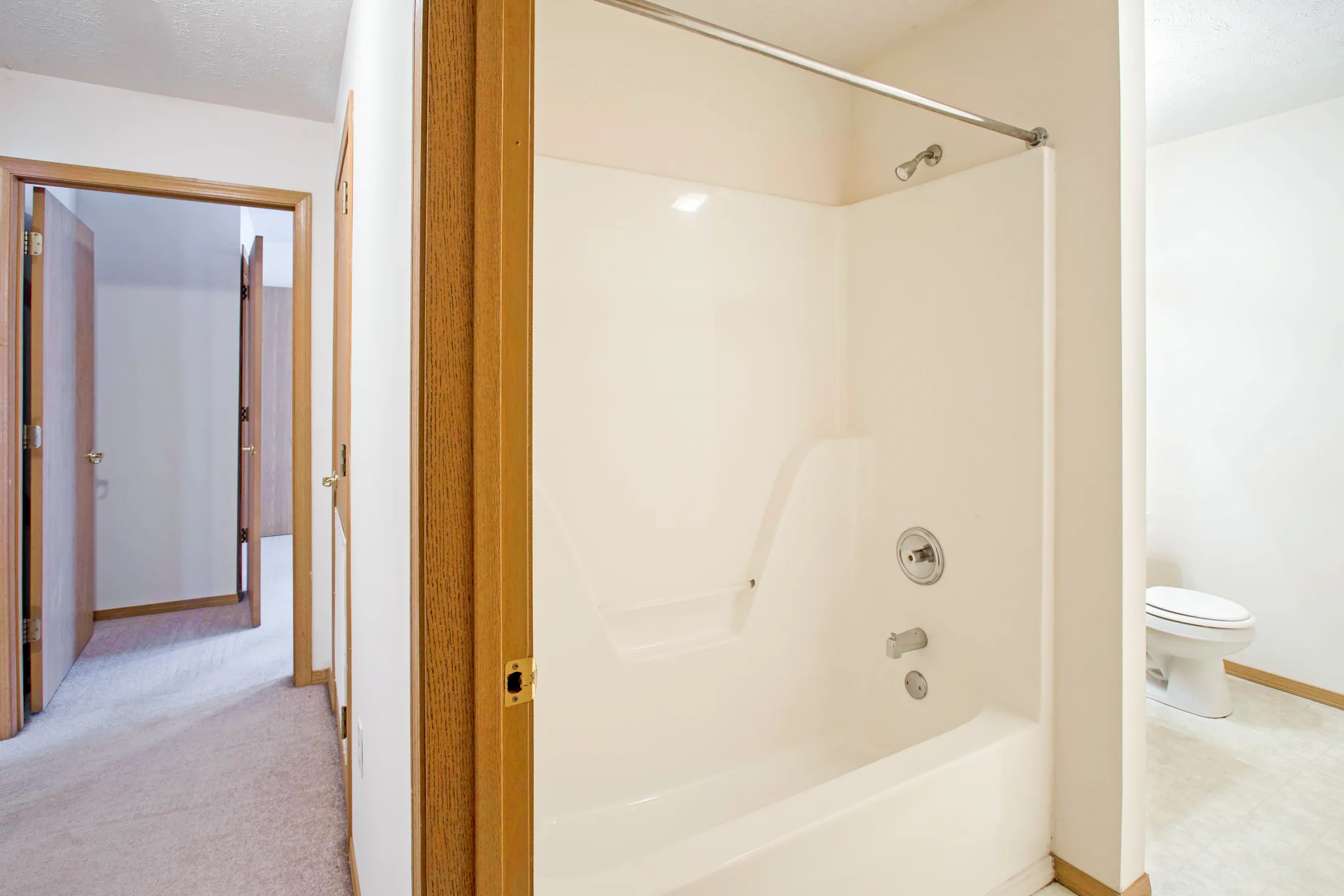 Southcreek Apartments 4318 S Timbercreek Ave Battlefield, MO for