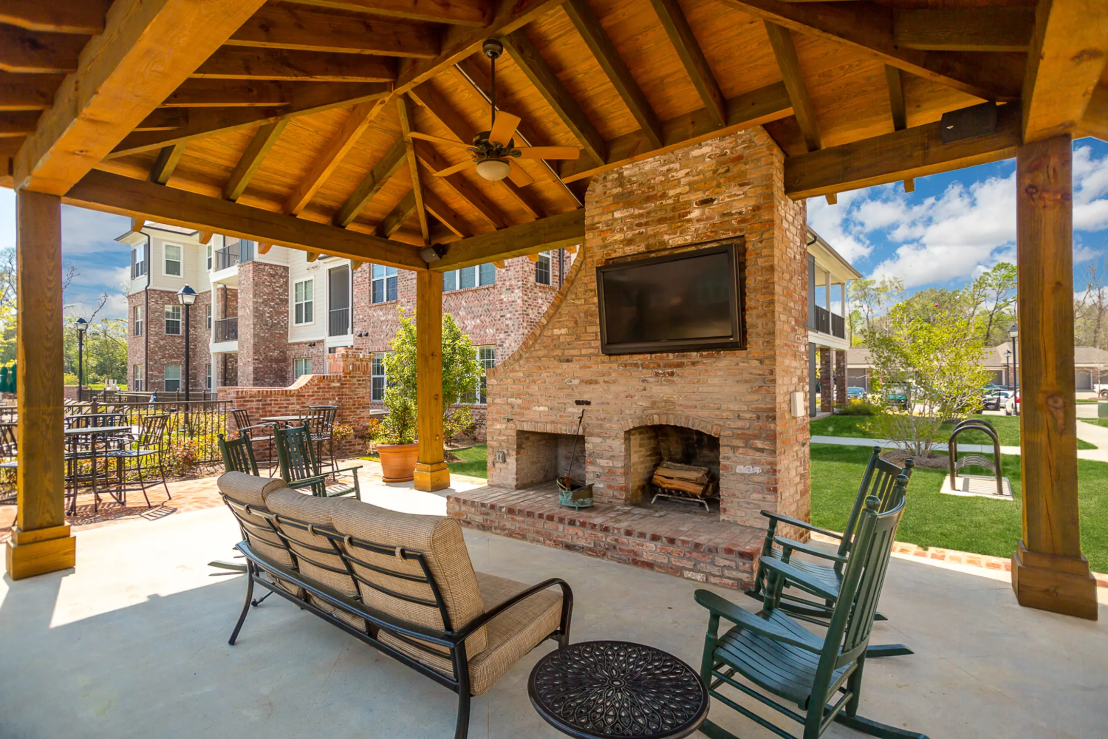 Coates Bluff At Wright Island Apartments Shreveport, LA 71104