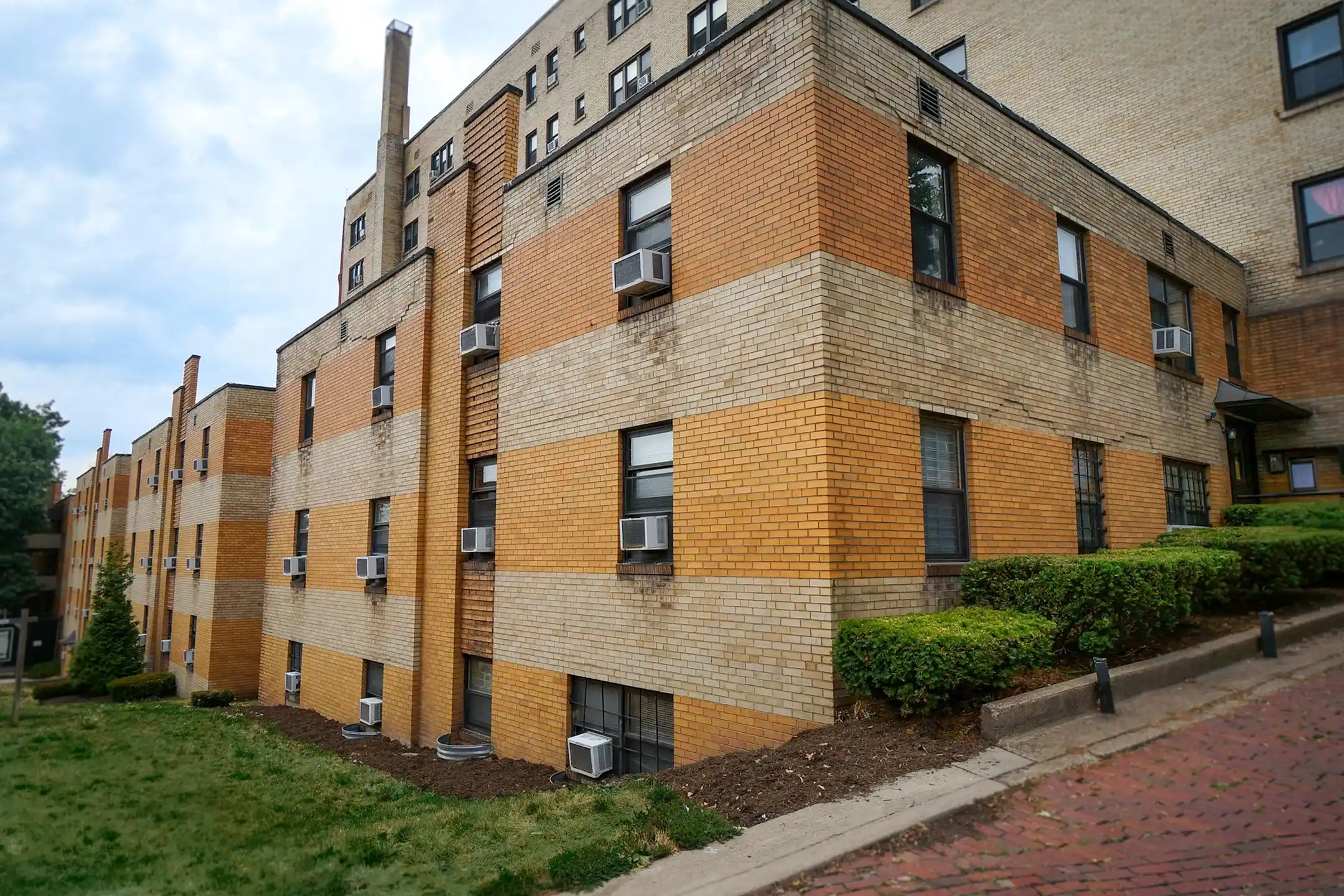 Wendover Apartments 5562 Hobart St Pittsburgh, PA Apartments for