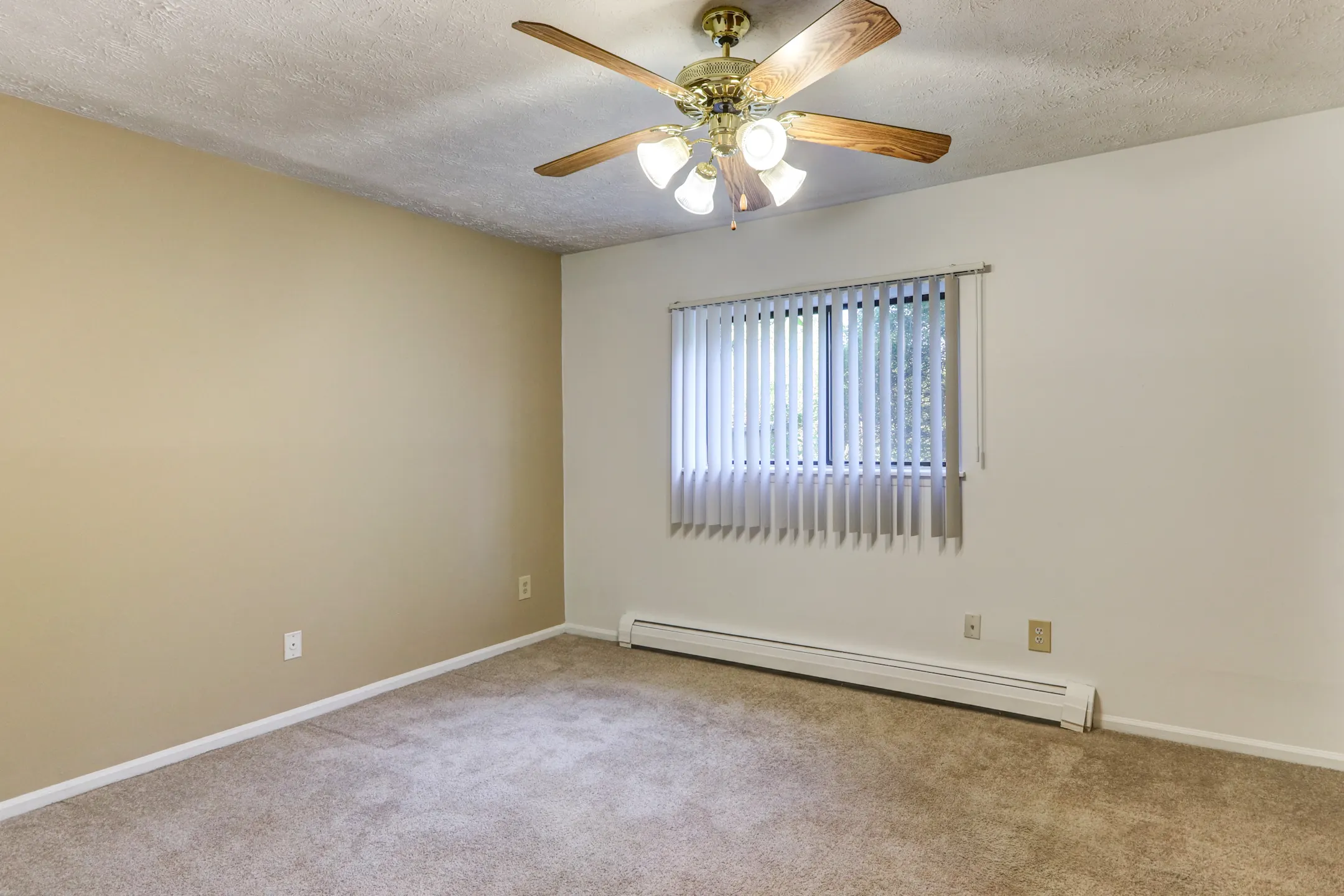 Homestead Apartments 426 W Lake Lansing Rd East Lansing, MI