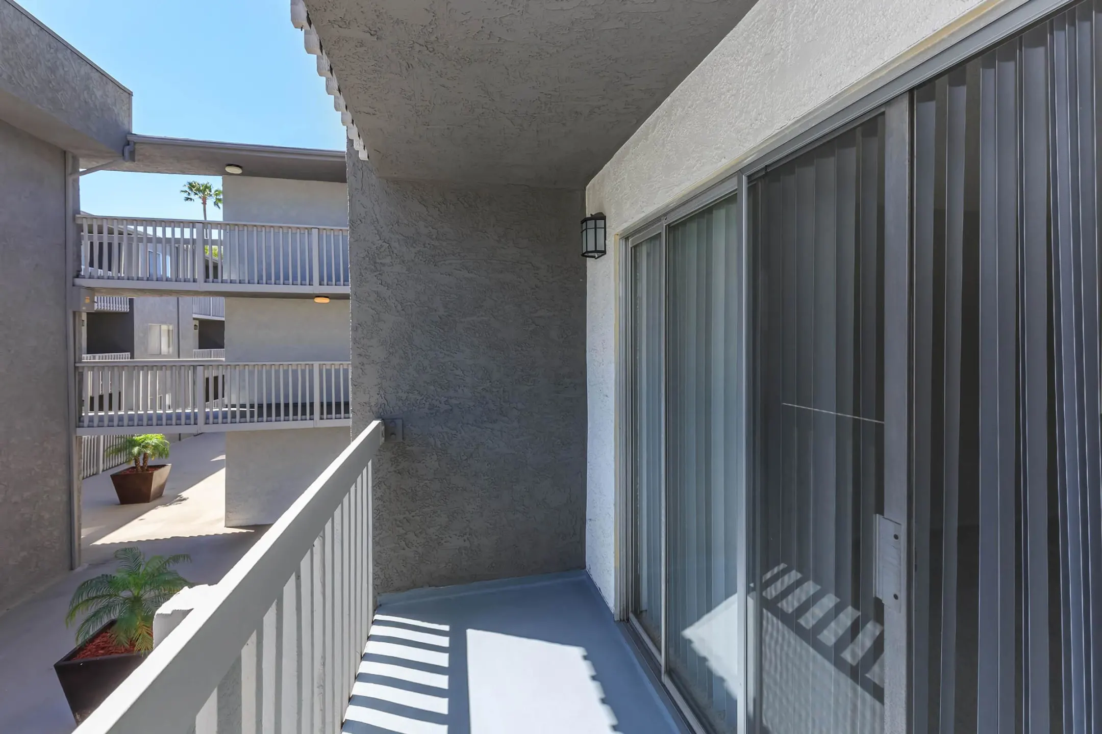 Patio / Deck - Pacific View Apartment Homes - Long Beach, CA
