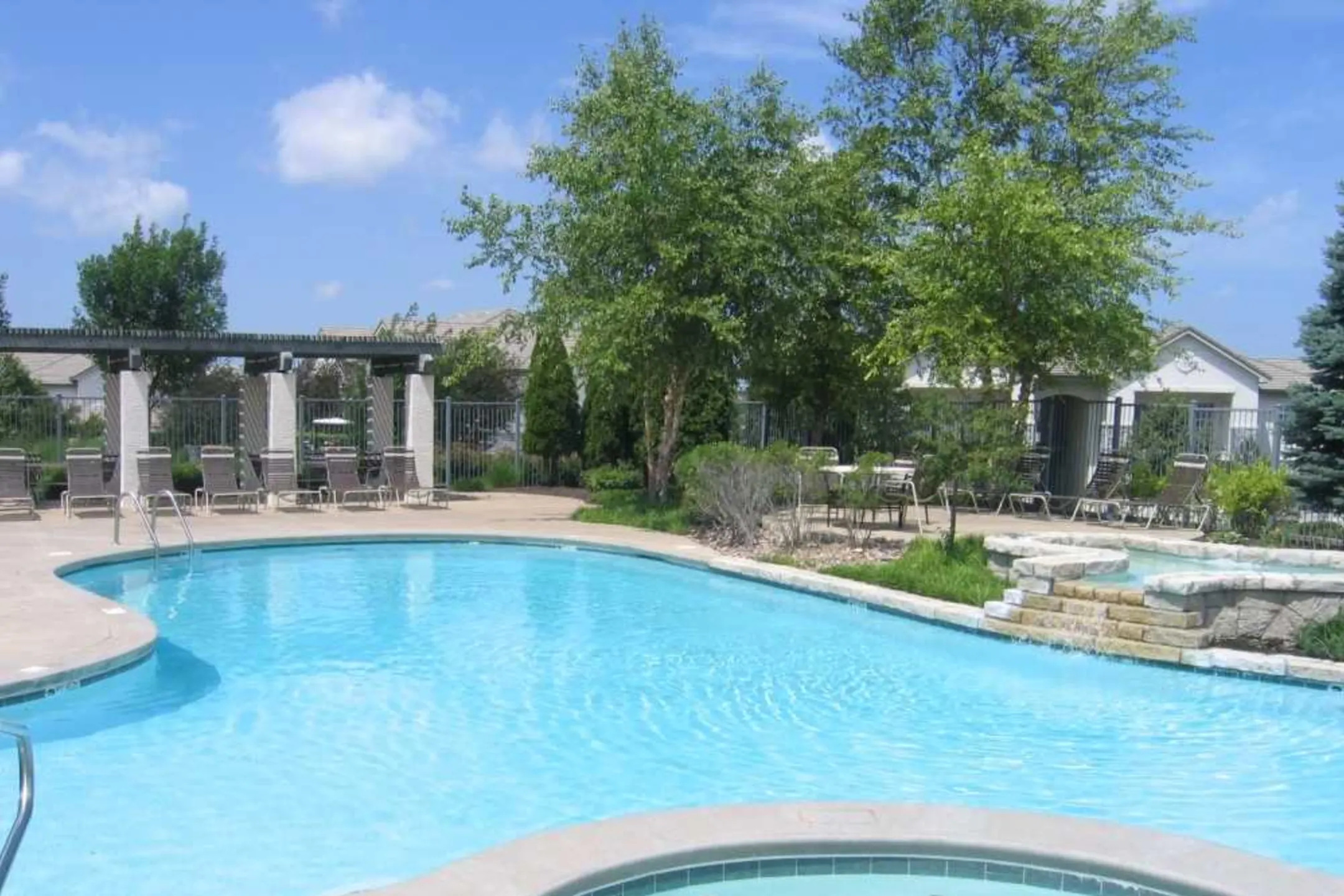 The Lakes At Lionsgate - 6704 W 141st Street | Overland Park, KS ...