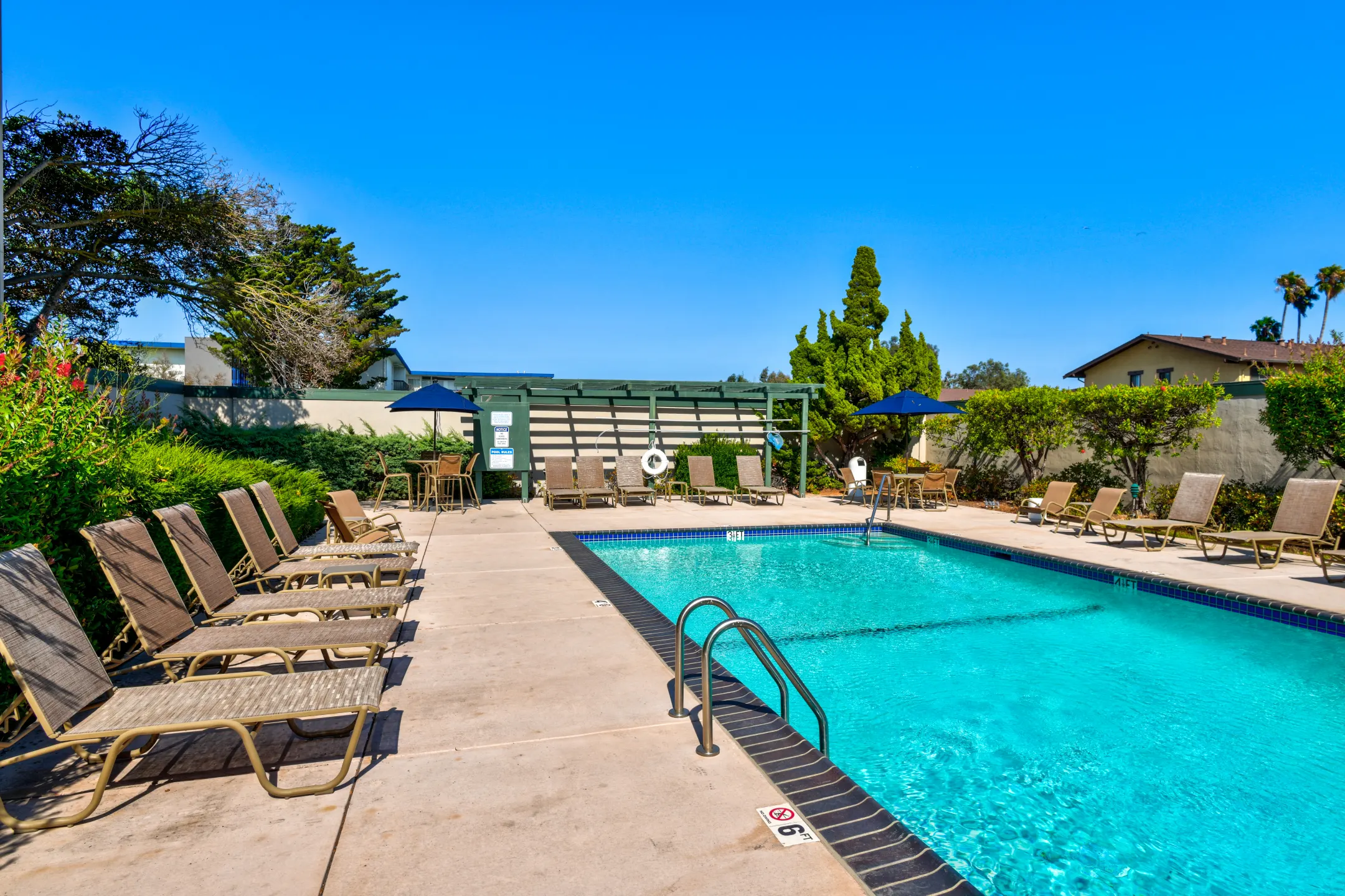 Pool - Tradewinds Apartments - Foster City, CA