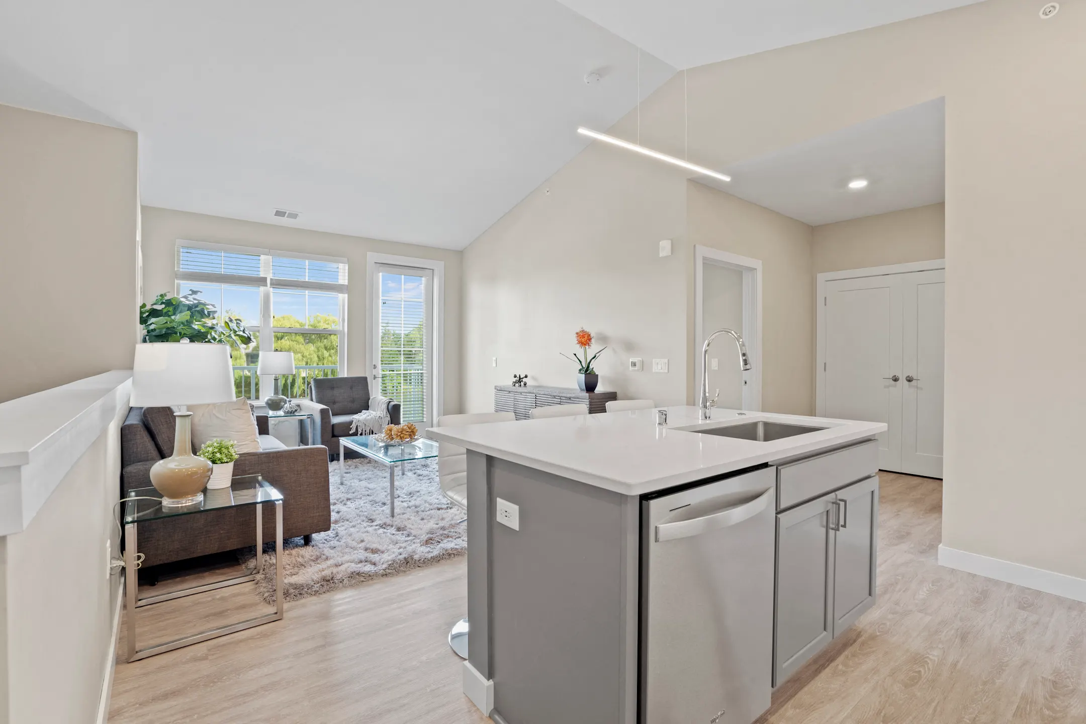 The Locklyn Apartments Apartments Oconomowoc, WI 53066