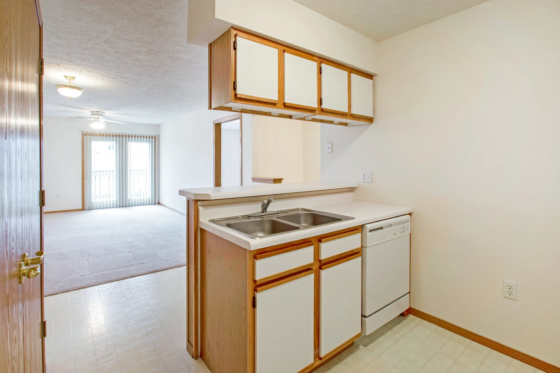 Southcreek Apartments 4318 S Timbercreek Ave Battlefield, MO for