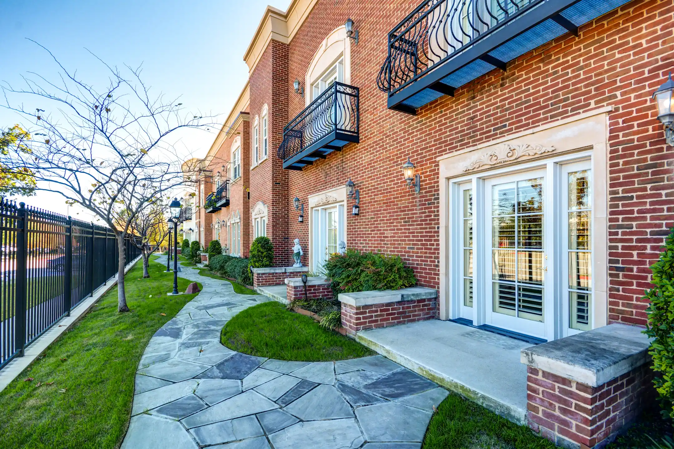 The Yorkshire Apartment Homes Apartments Richardson, TX 75082