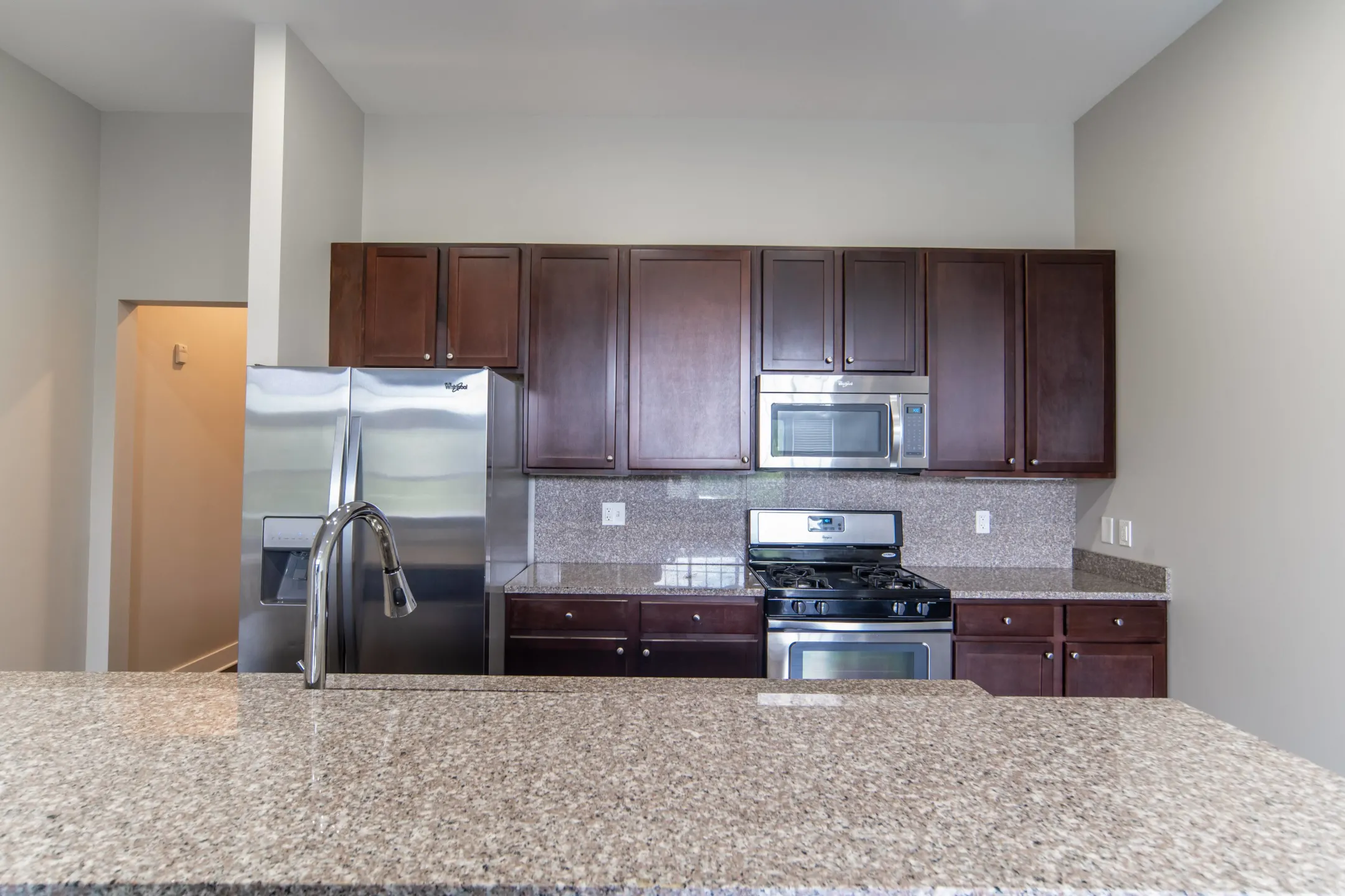 Kitchen - Residences Of Creekside - Gahanna, OH