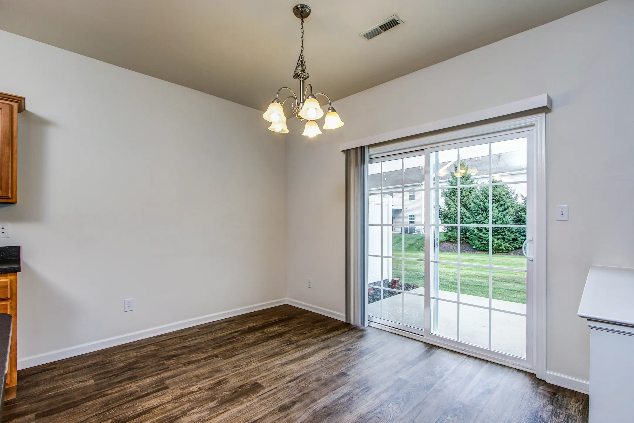 Fox Ridge Apartments and Townhomes Apartments Lebanon, PA 17042