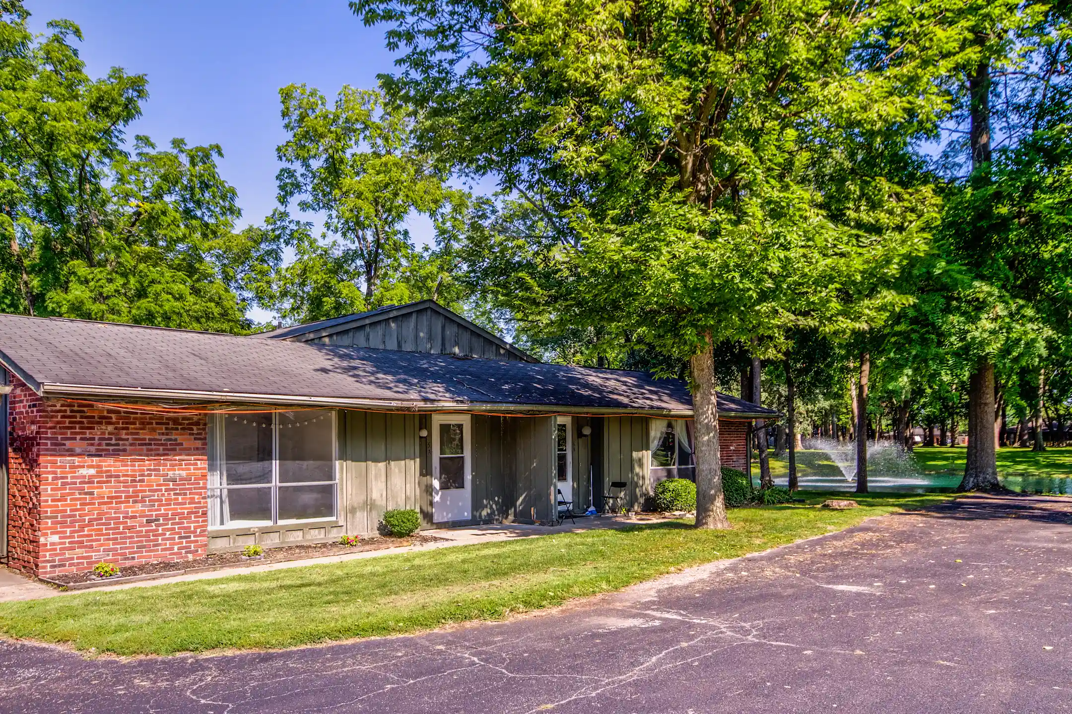 Greenbriar Village Apartments 5317 E Greenbriar Dr Terre Haute, IN