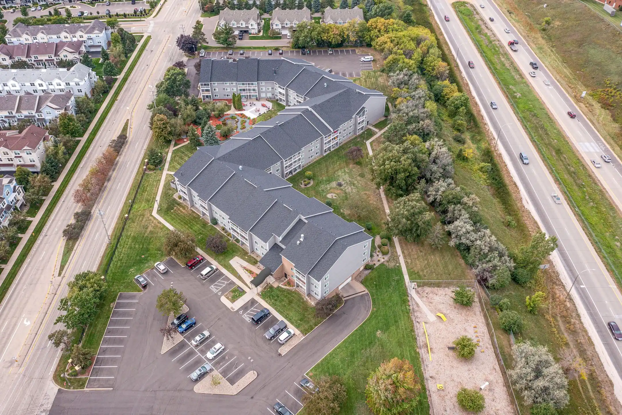 Maple Ridge Apartment Homes 1695 County Road D E Maplewood, MN