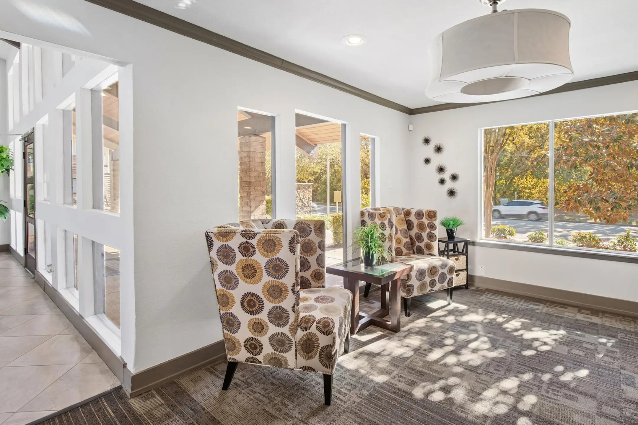 Living Room - Bristol Grapevine Apartments - Grapevine, TX