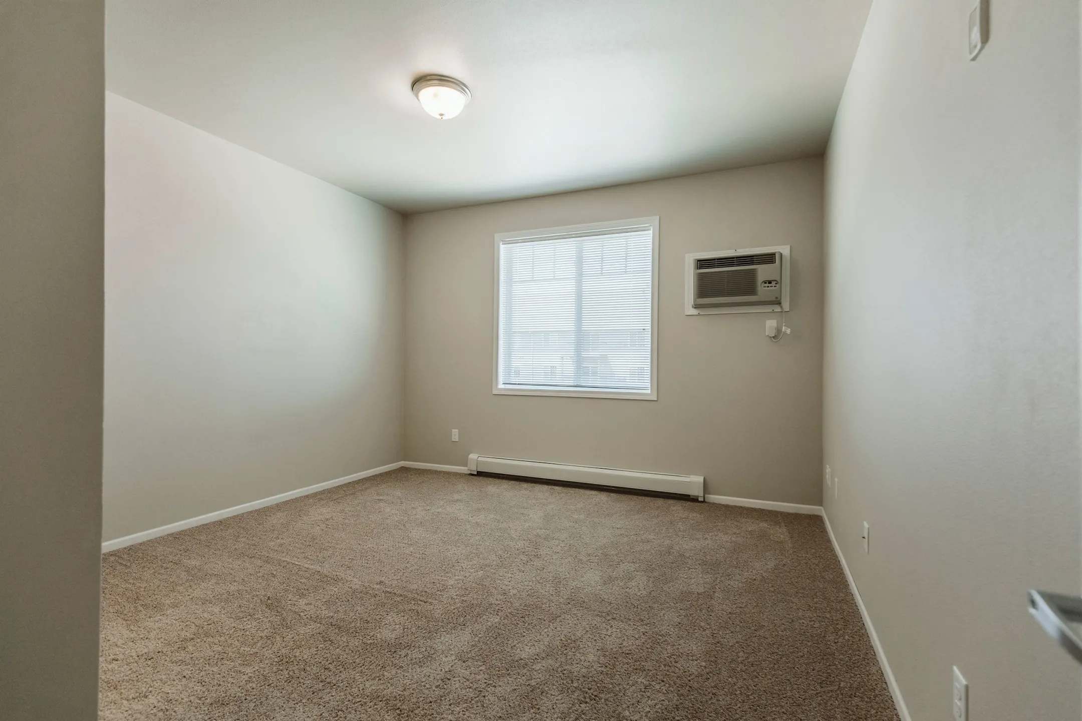 Diamond Bend Apartments 4351 21st St SE Mandan, ND Apartments for