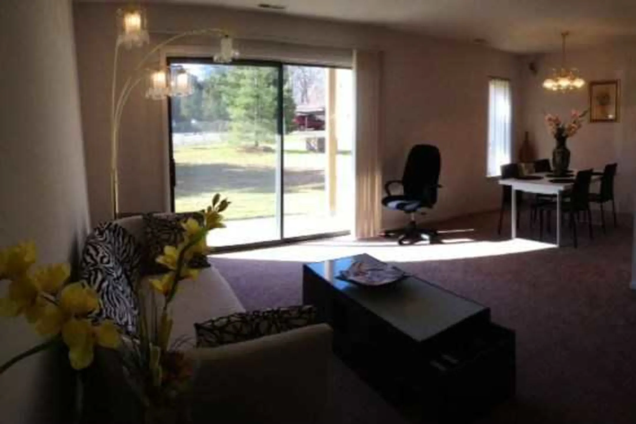 Living Room - Oak Ridge - Southfield, MI