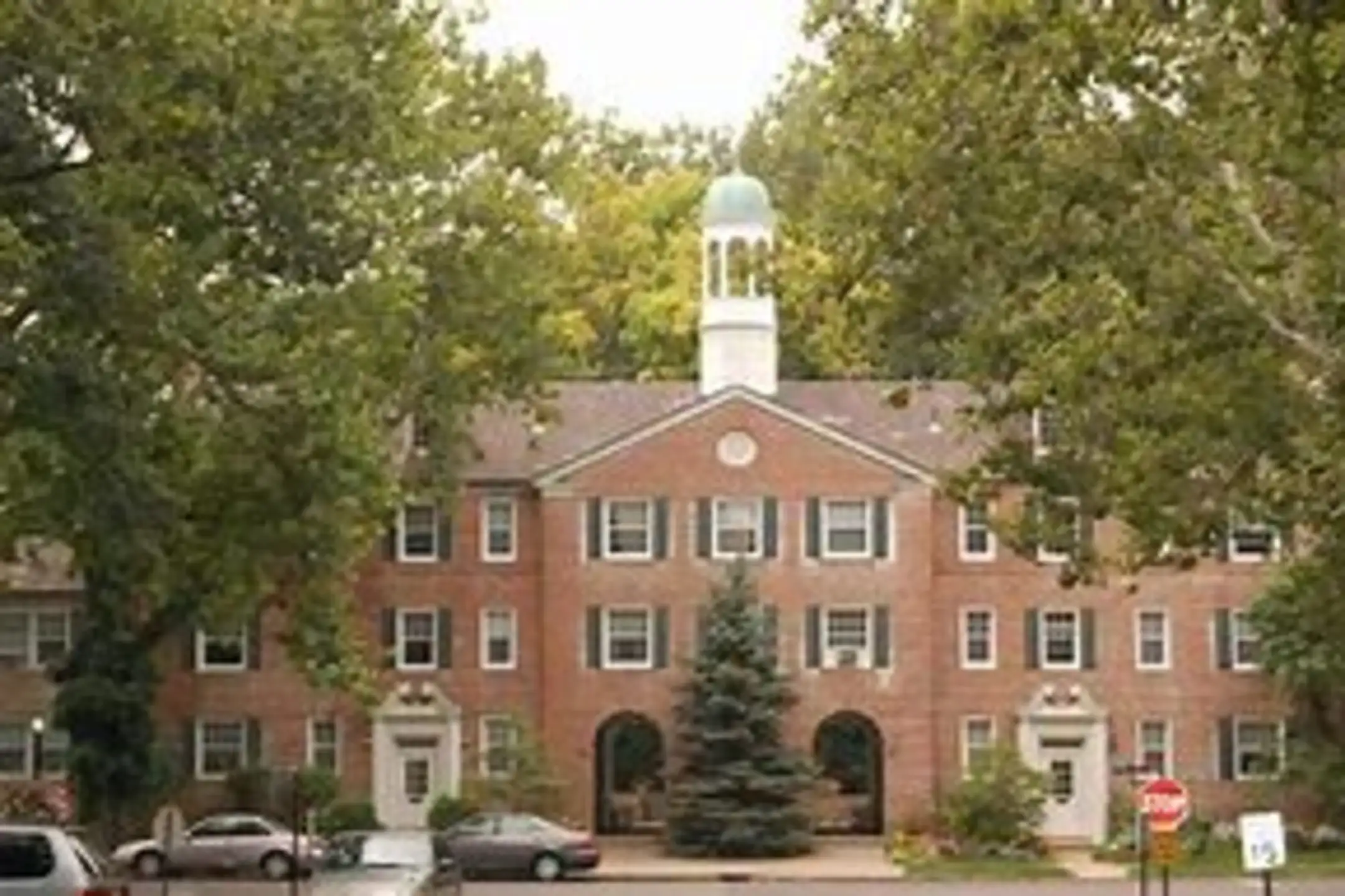 Olentangy Village 2907 N High St Columbus, OH Apartments for Rent