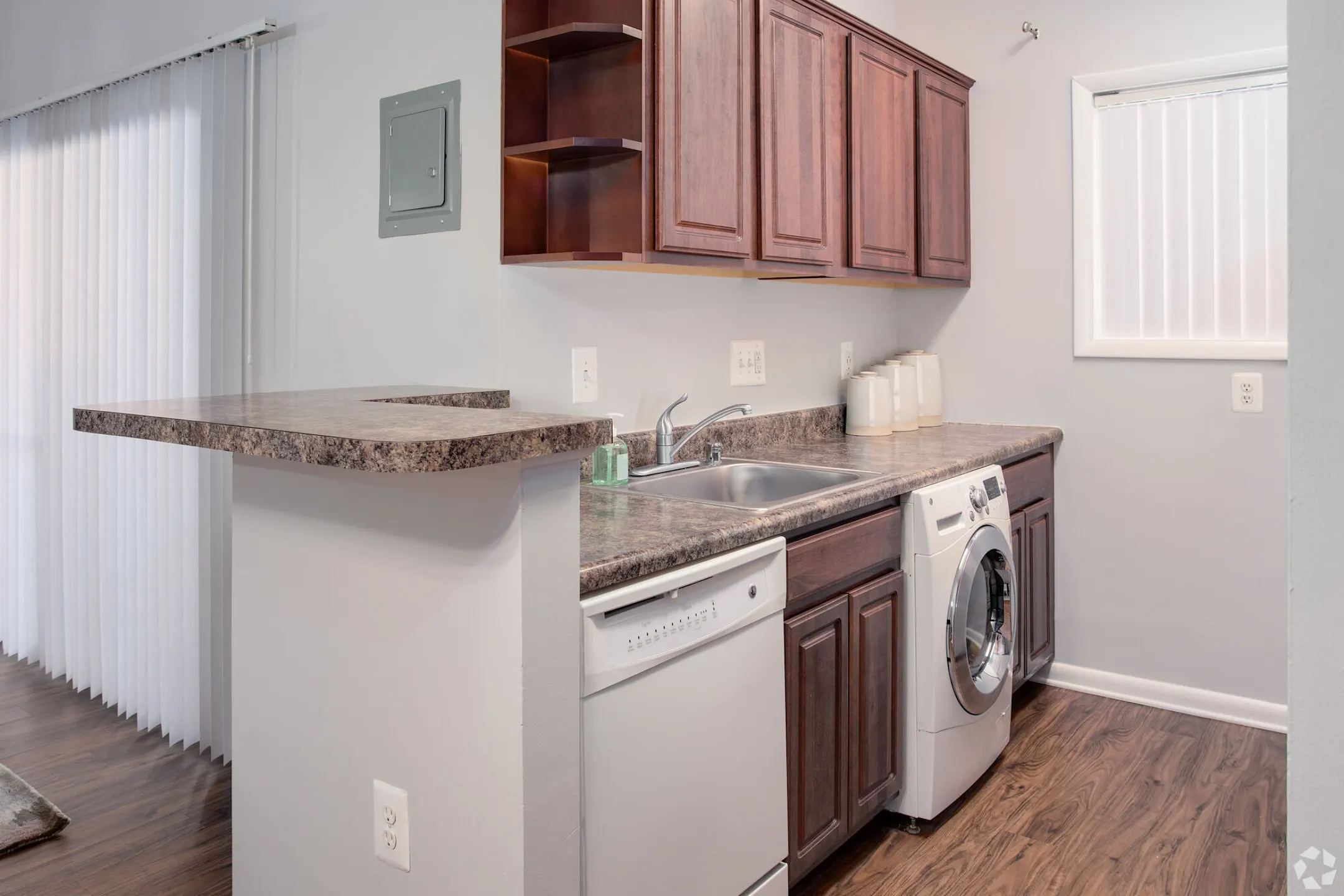 Kitchen - Heather Hill by Onewall - Temple Hills, MD