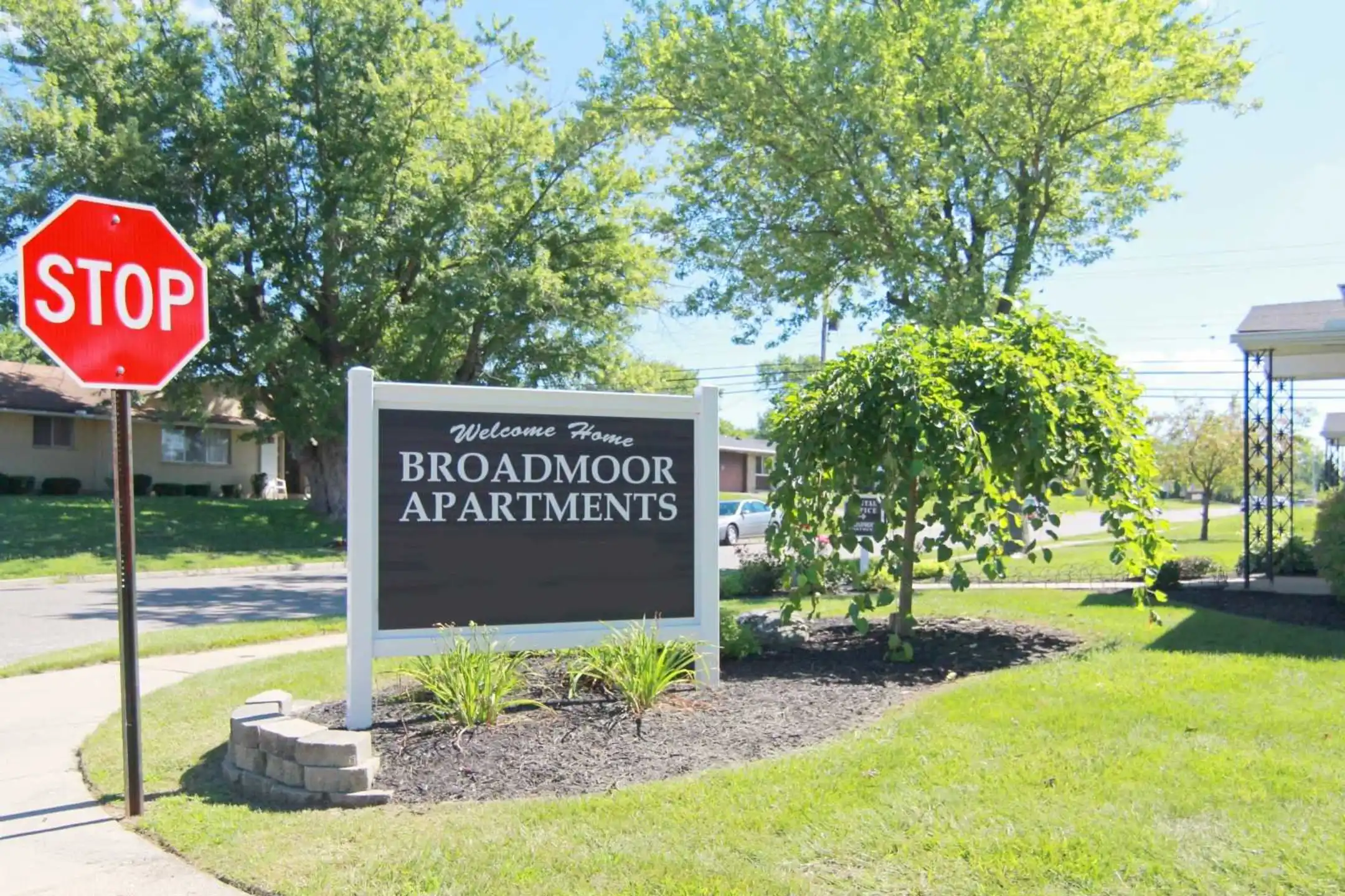 Community Signage - Broadmoor Apartments - Dayton, OH
