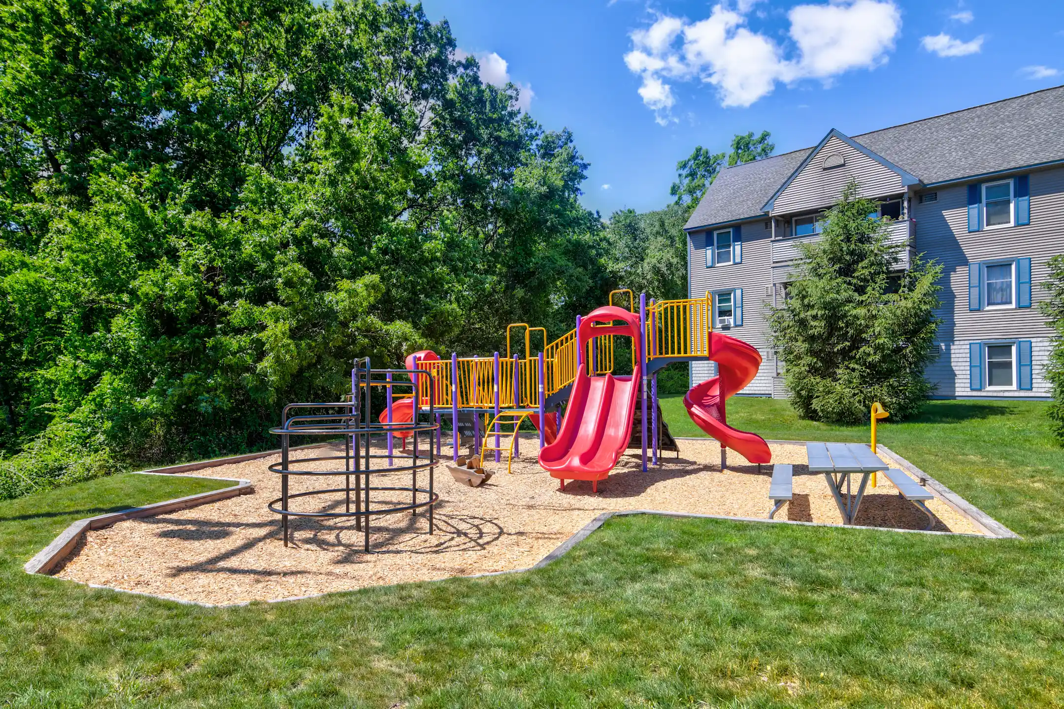 Sunset Ridge Apartments Manchester, NH 03104