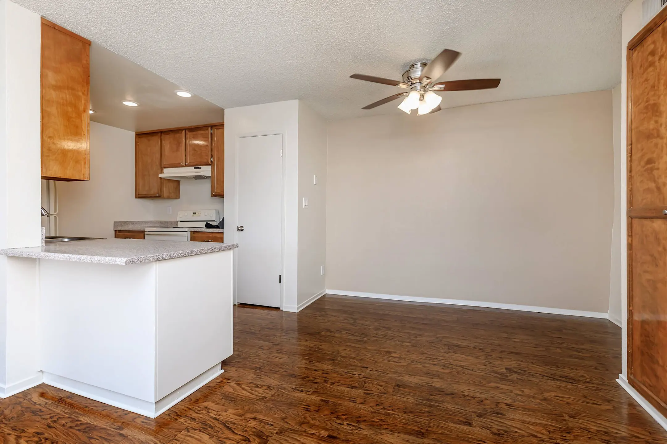 Pine Tree Village 6800 N Maple Ave Fresno, CA Apartments for Rent