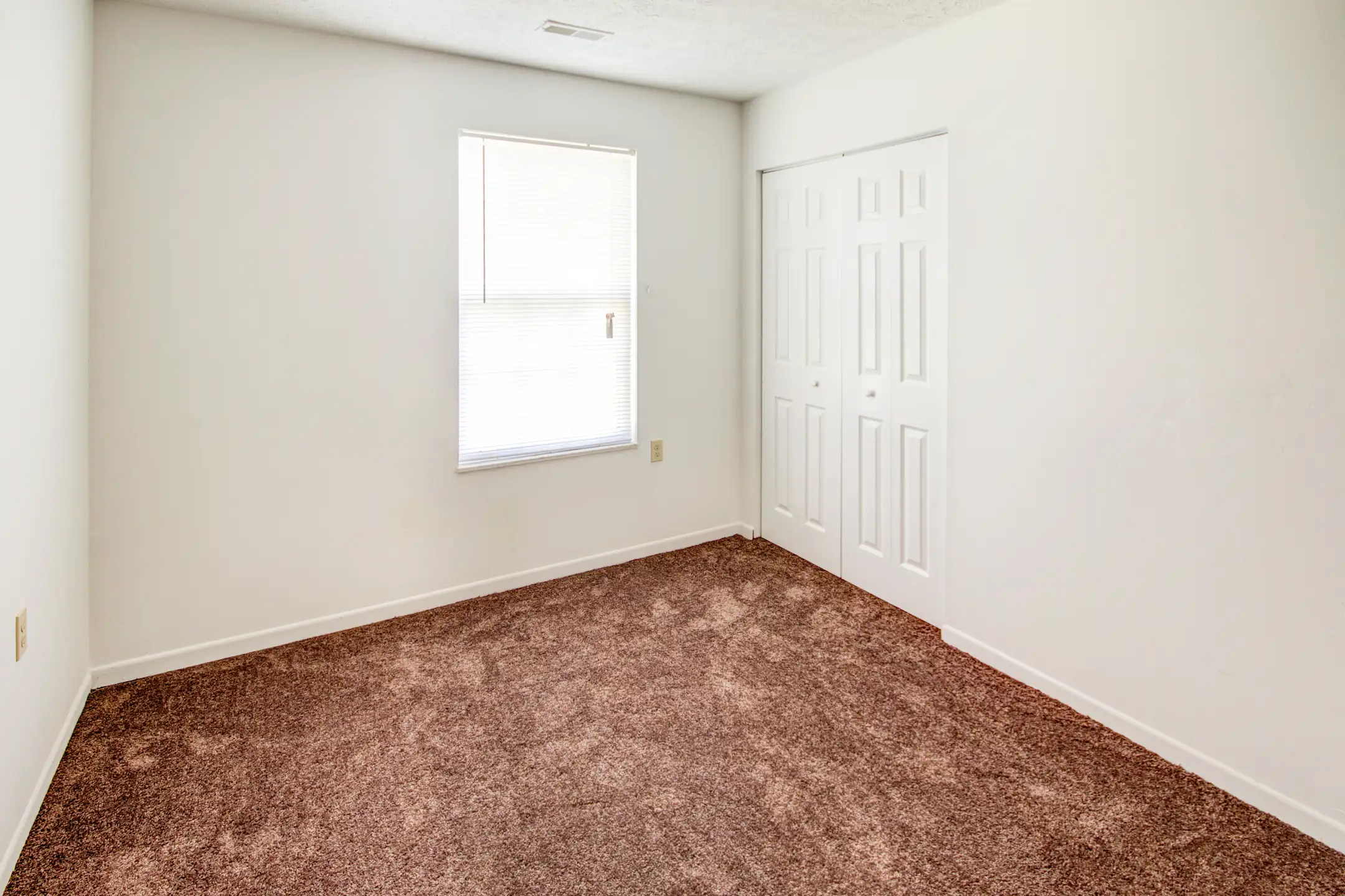 Bedroom - Eagle Ridge Townhomes & Apartments - Erlanger, KY