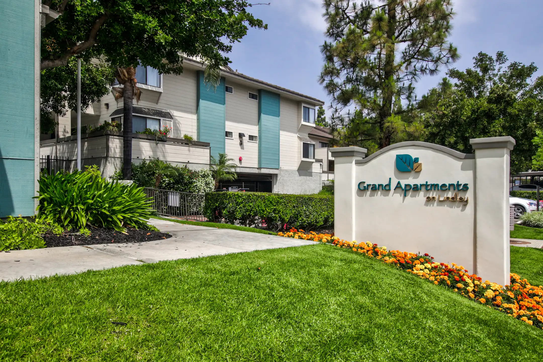 Grand Apartments on Lindley Northridge, CA 91325
